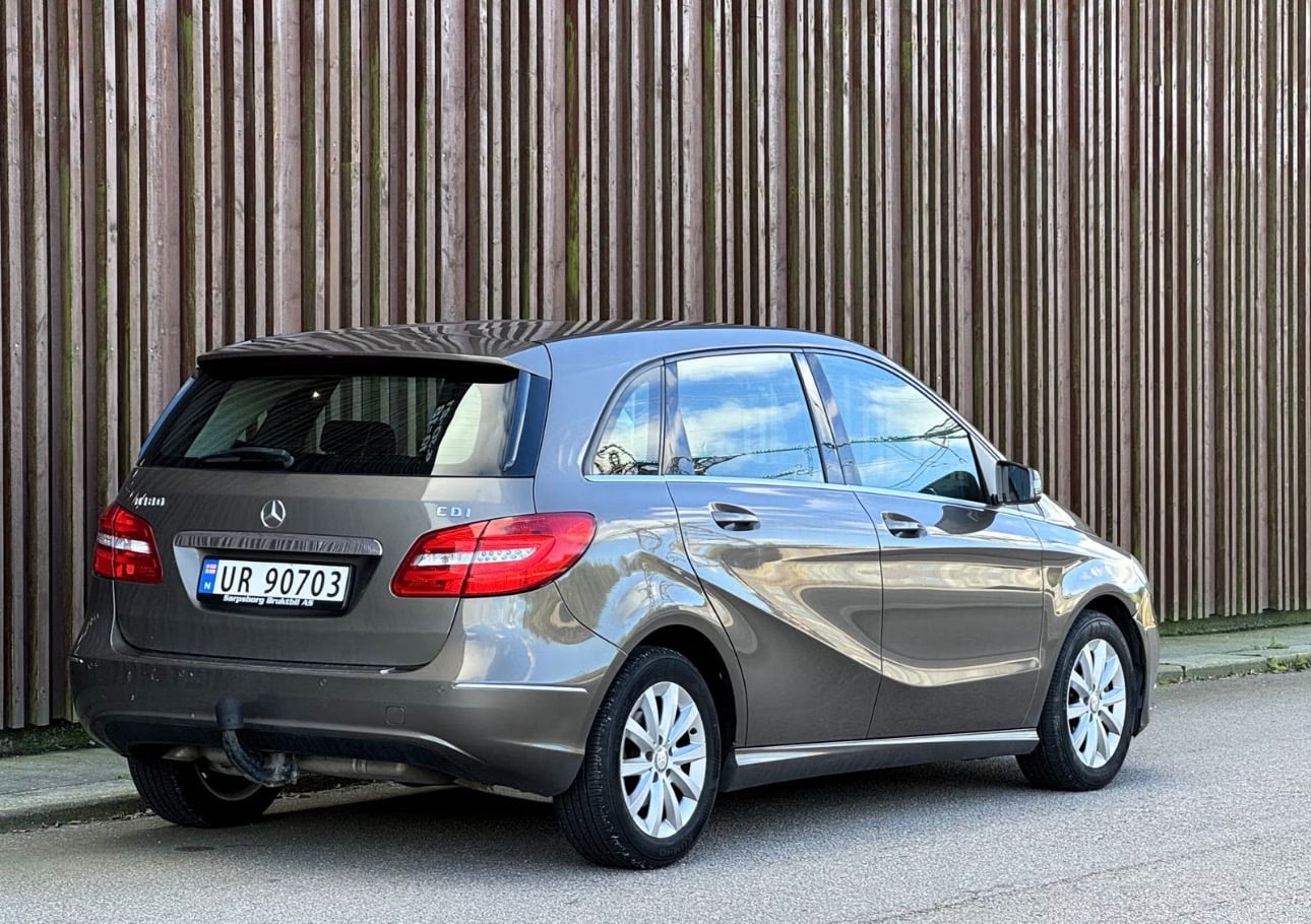 Mercedes-Benz B-Klasse med Cruisekontroll