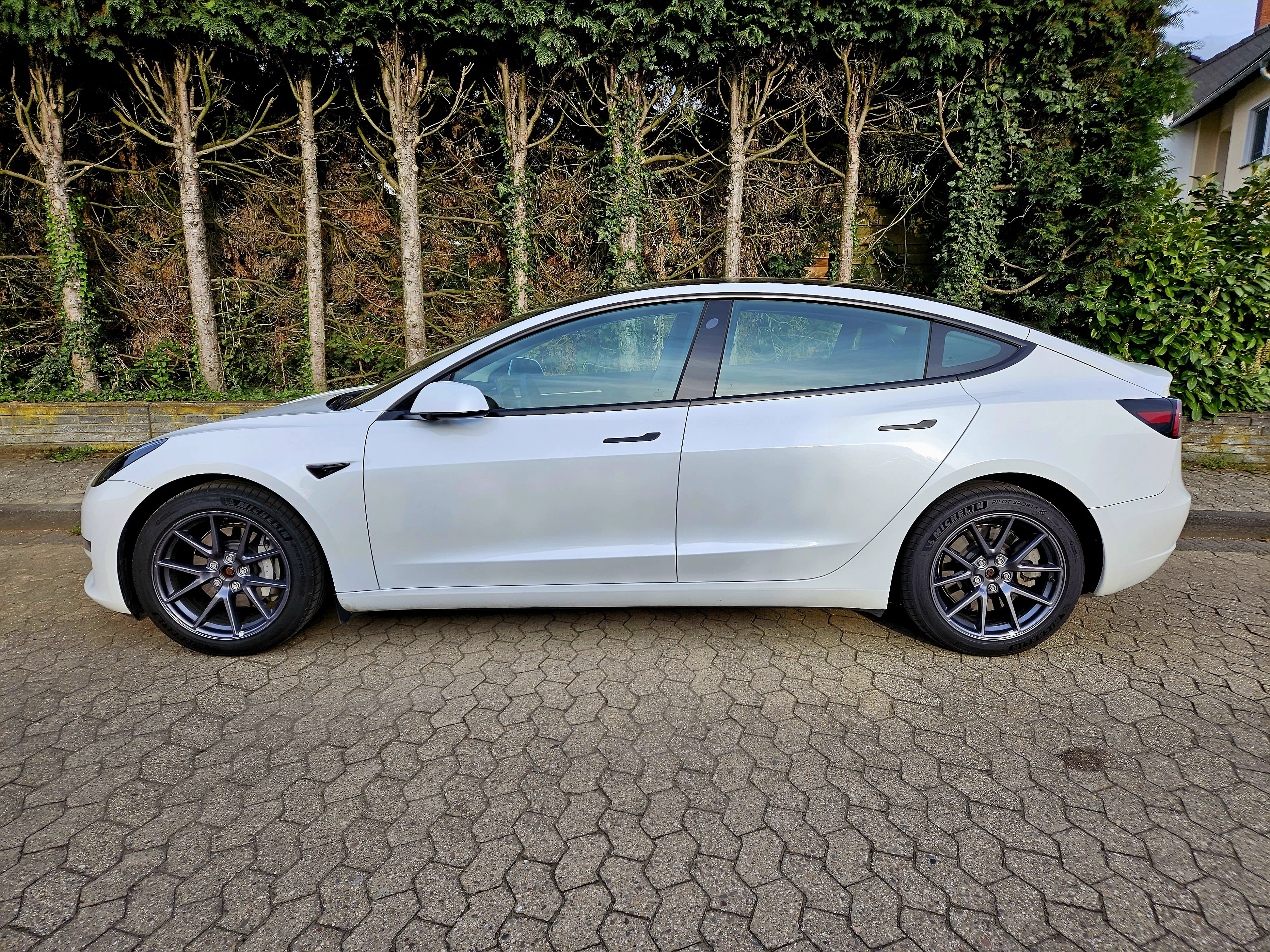 Tesla Model 3 Long Range mit Klimaanlage