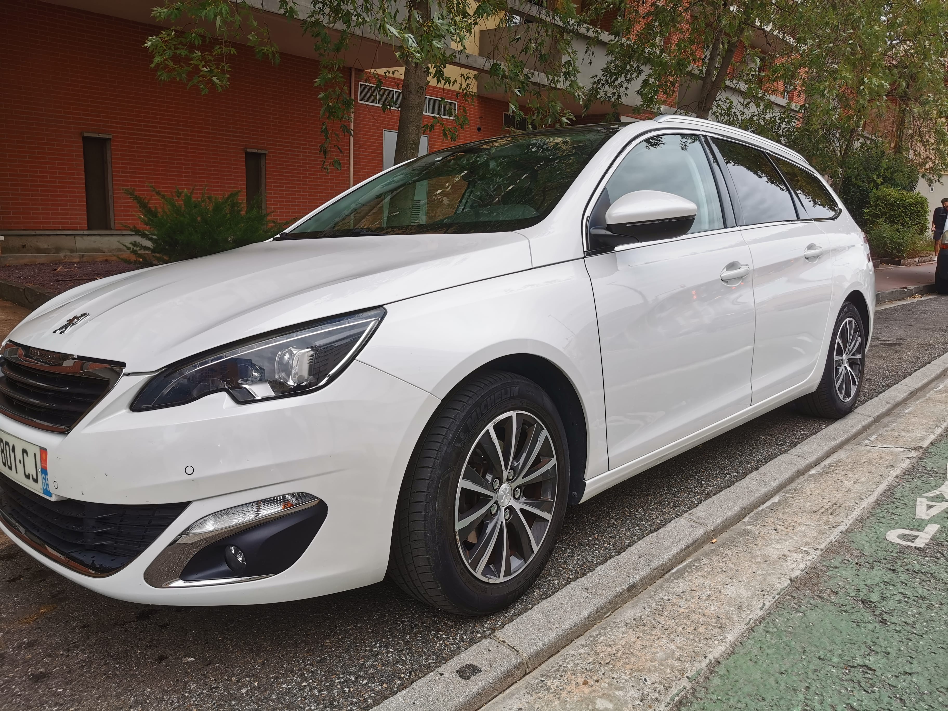 Peugeot 308 SW, 2015, Essence 95, automatisch