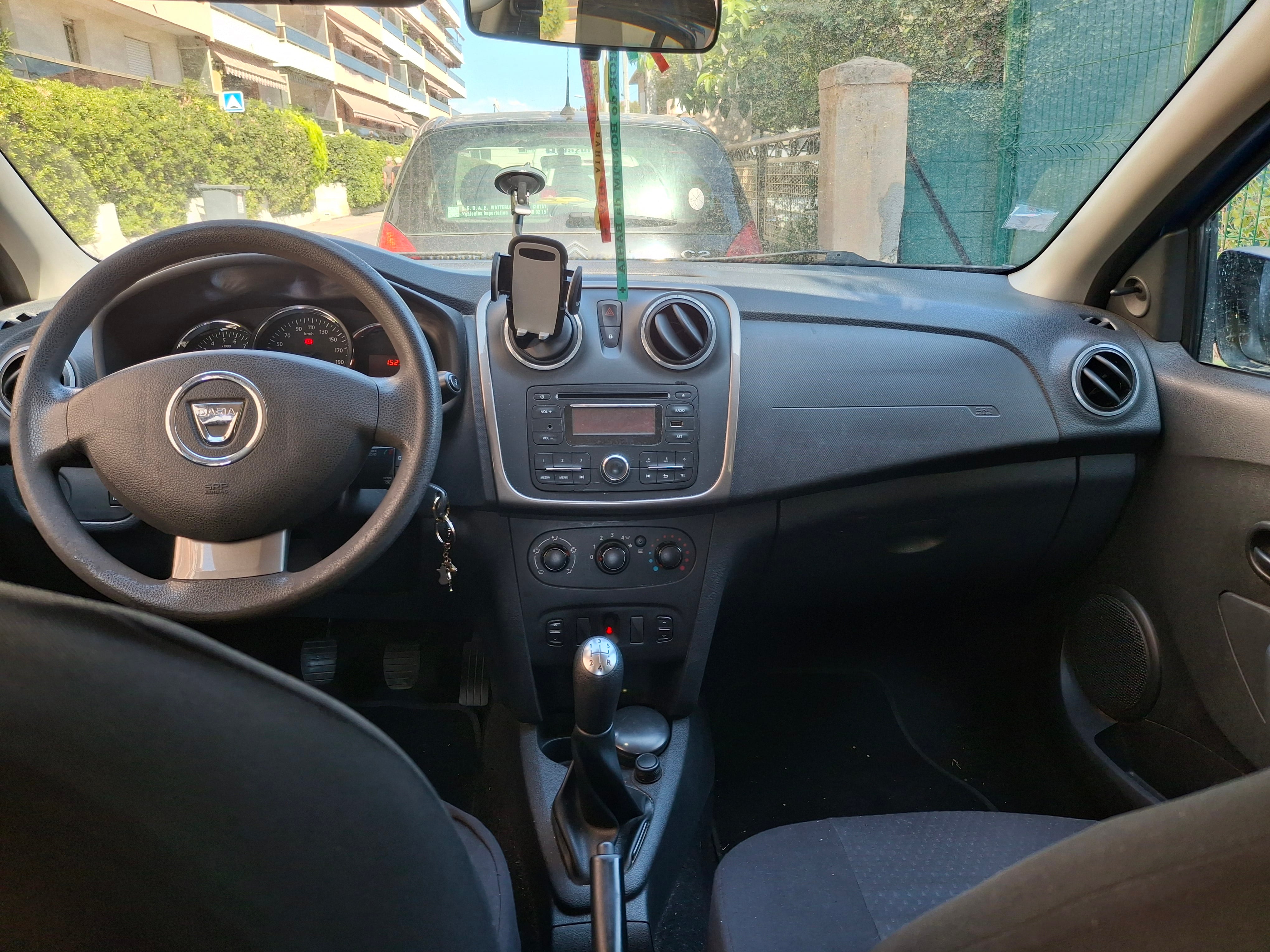Dacia Sandero Stepway avec Autoradio