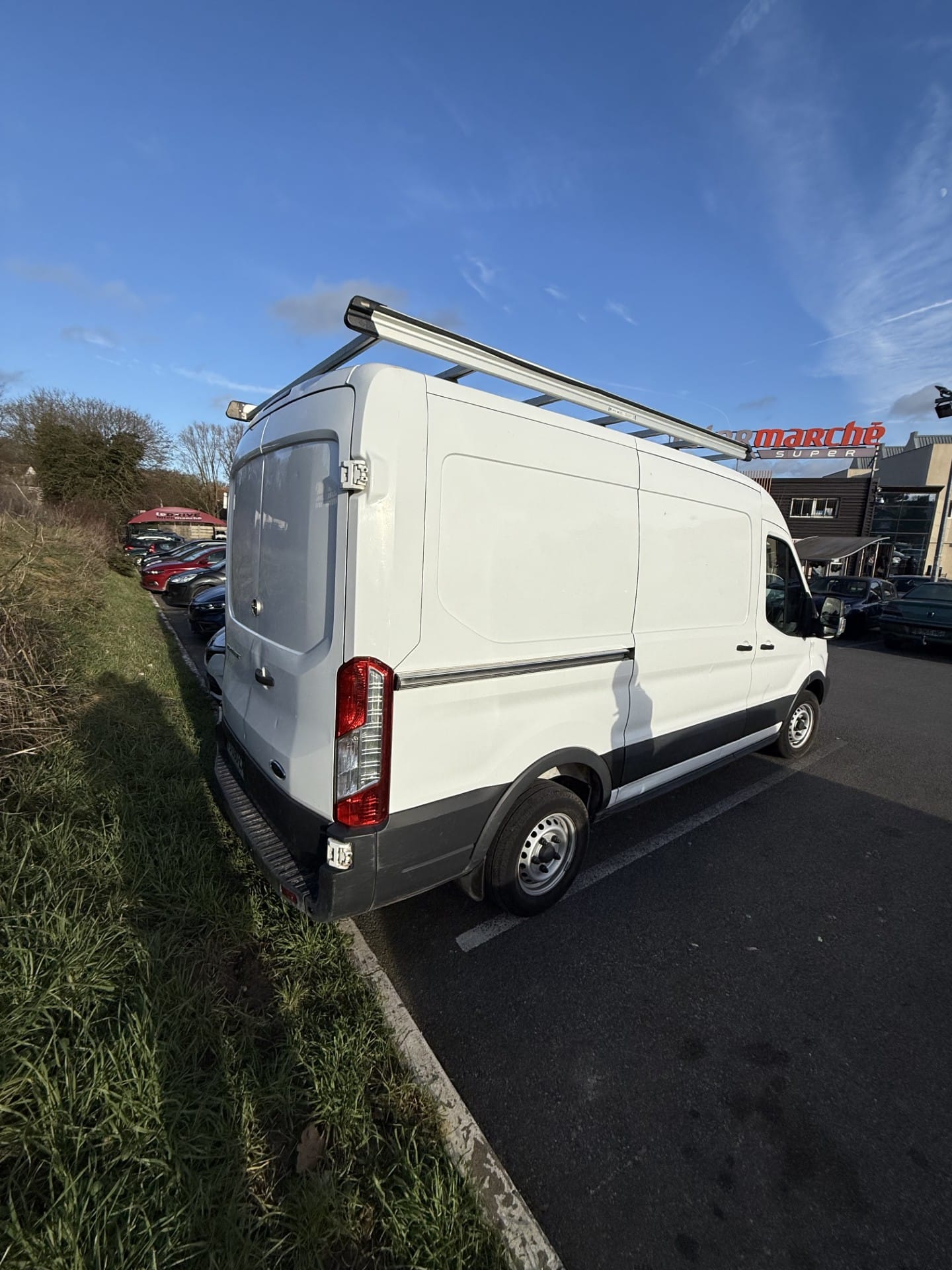 Ford Transit Fourgon avec Audio Bluetooth