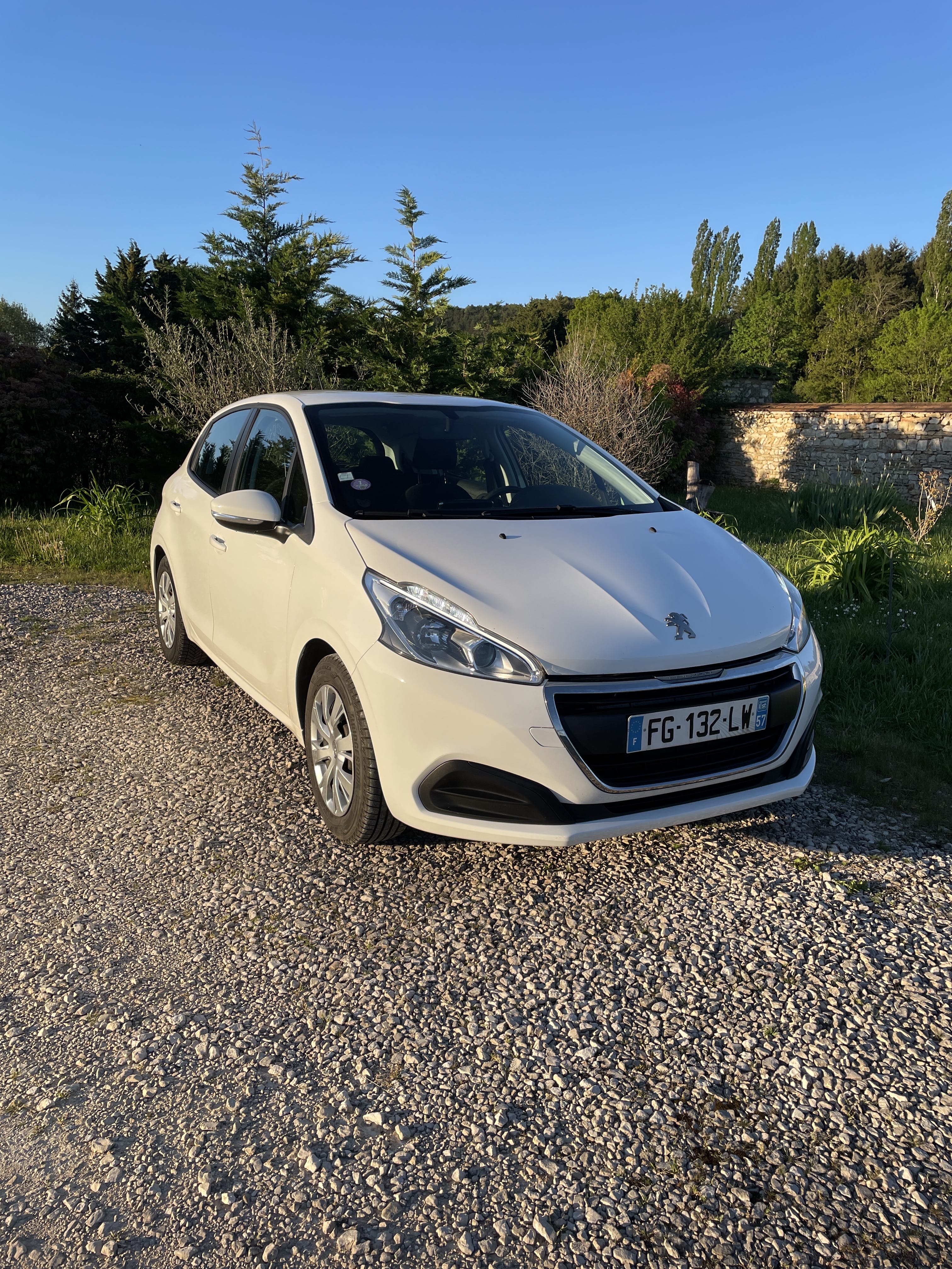Peugeot 208 1,2 83 cv avec Audio Bluetooth