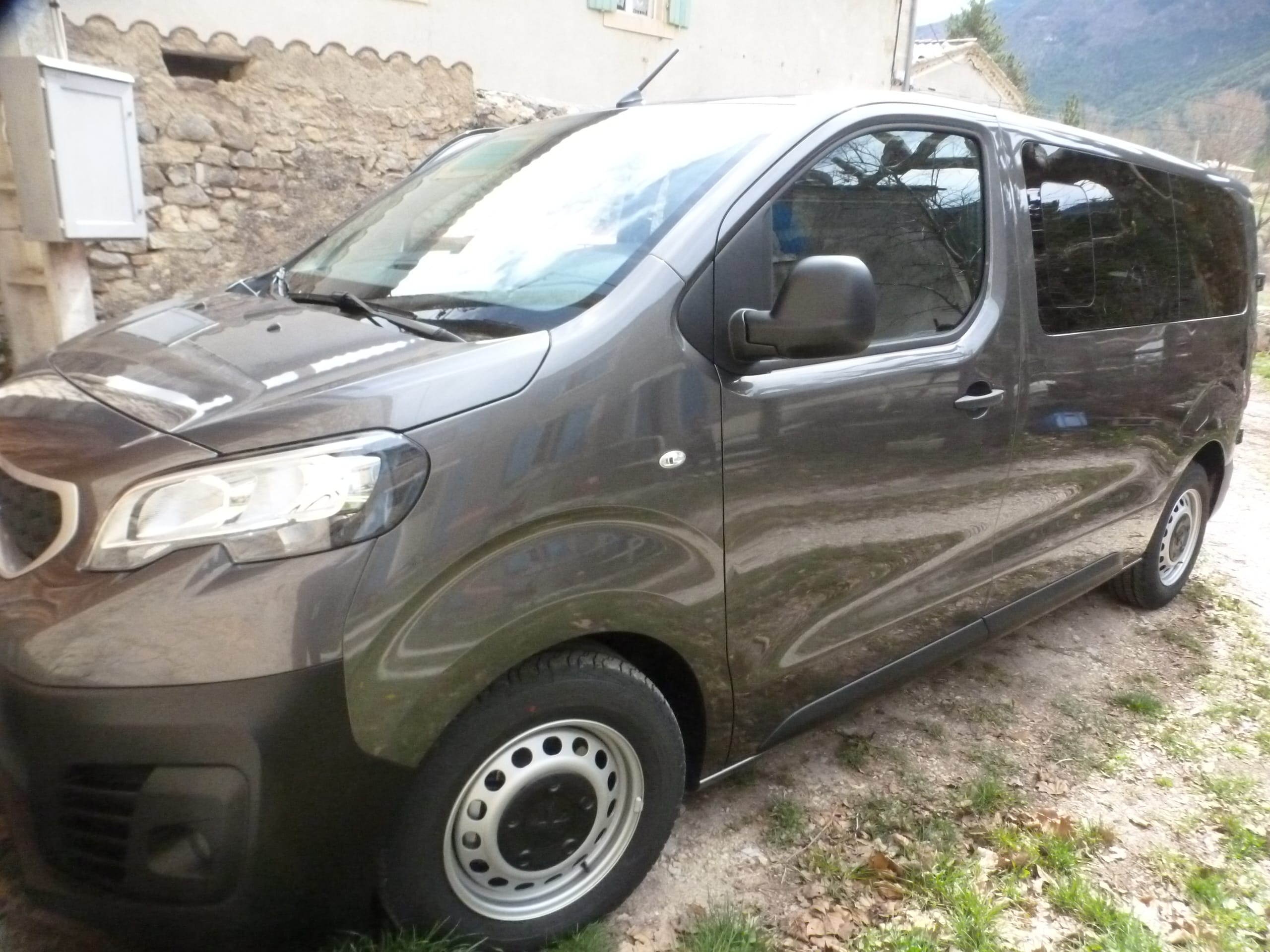 Peugeot Traveller, 2018, Diesel, 9 places et plus