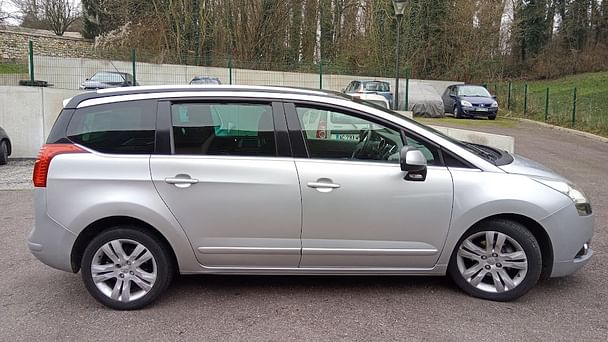 Peugeot 5008 avec Climatisation