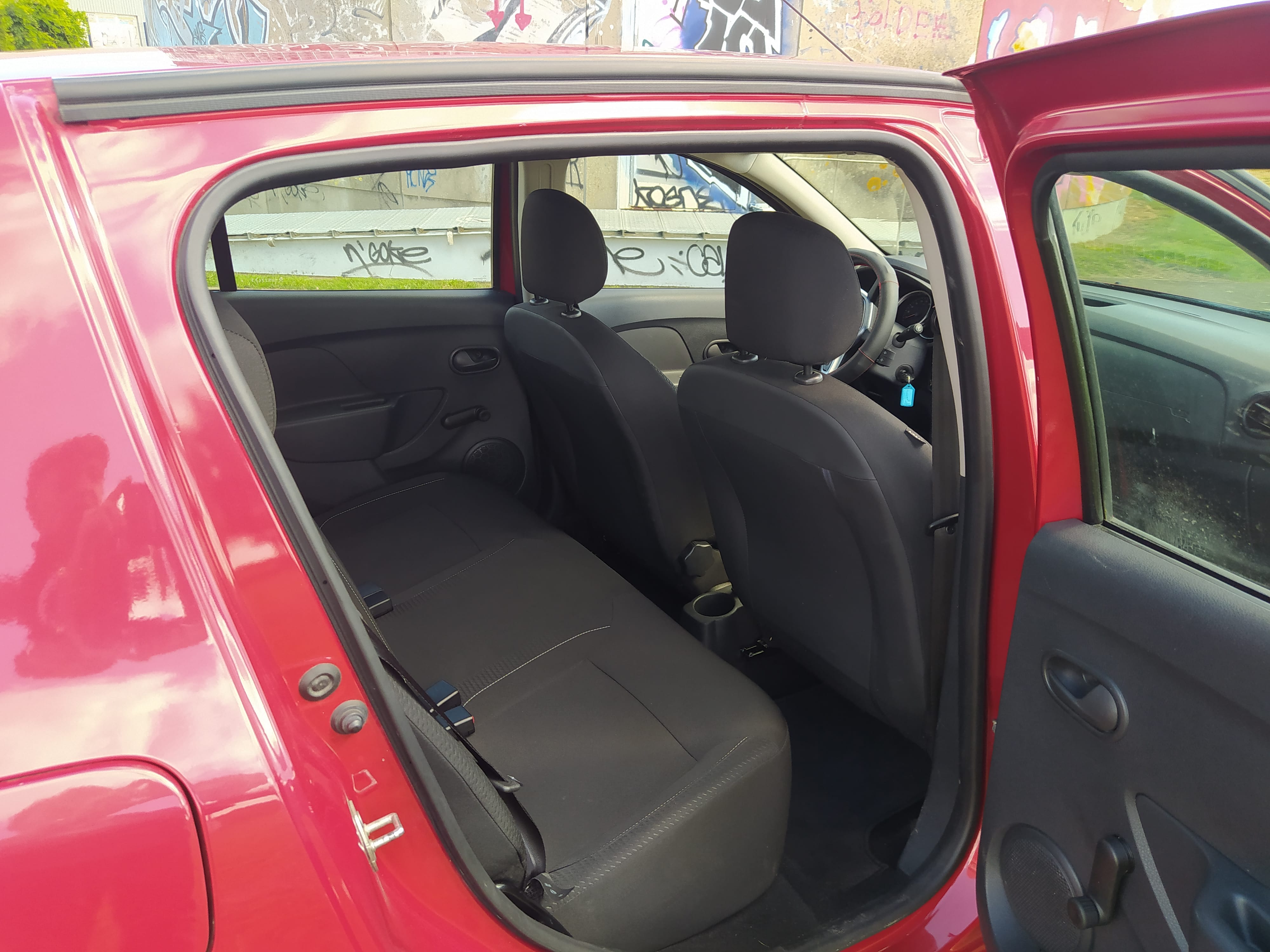 Dacia Sandero with Audio / iPod input