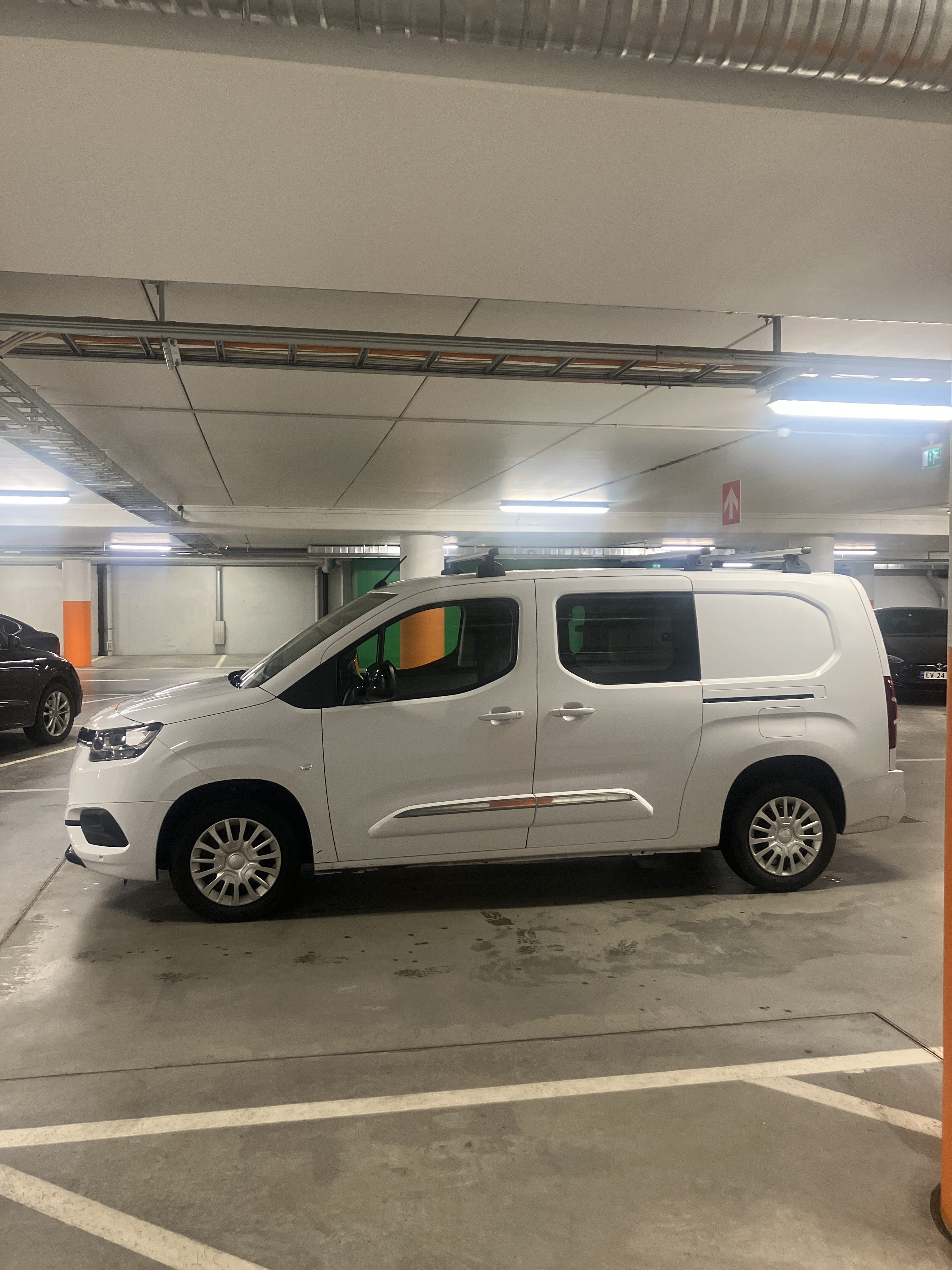 Toyota Proace City 1.5 D-4D (BlueHDi) – 130 hk, automatgir, cruise control, Apple CarPlay/Android Auto med Aircondition