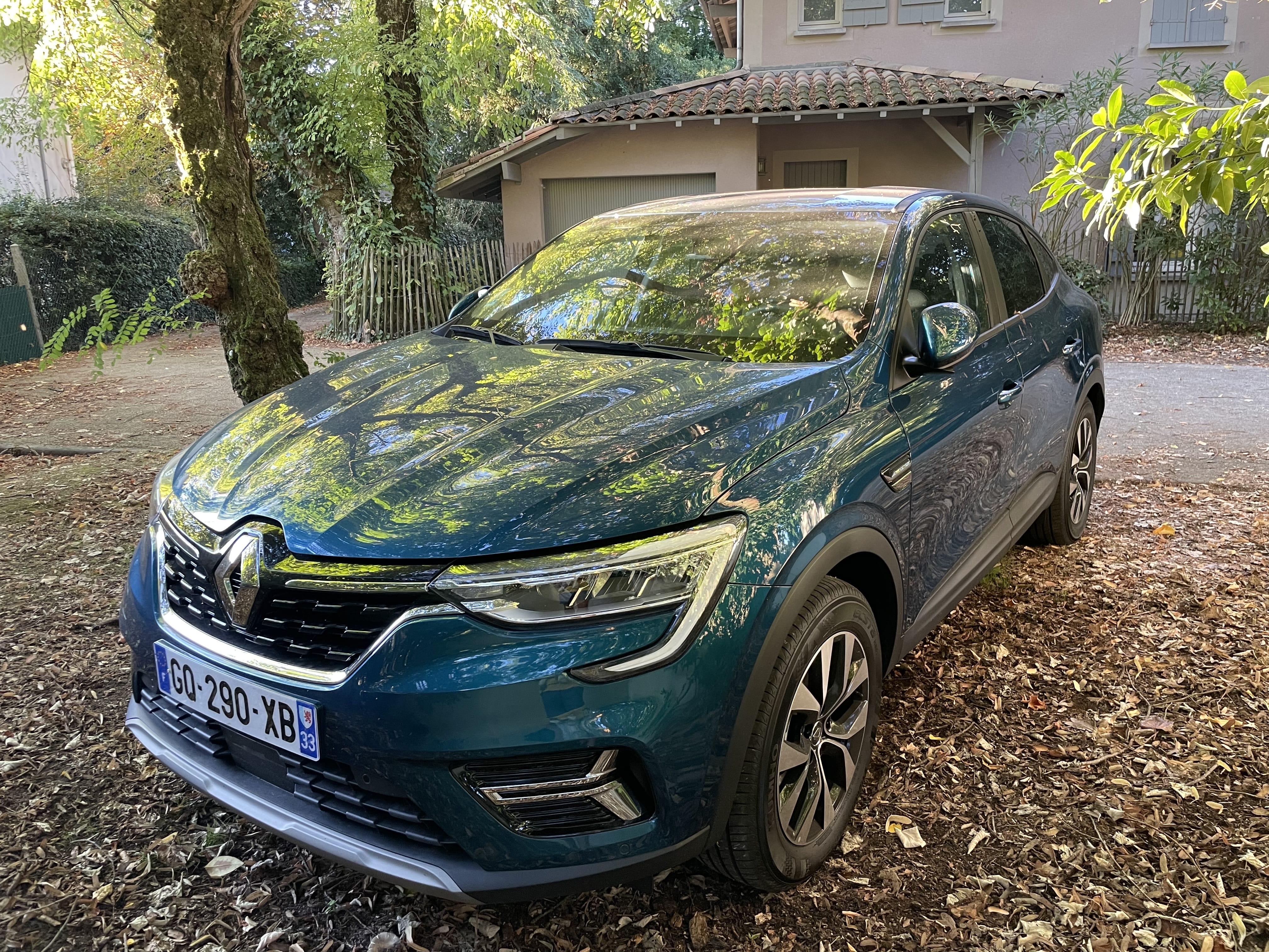 Renault Arkana Evolution, 2023, Essence 98 / Elektro (Hybrid), Automatik