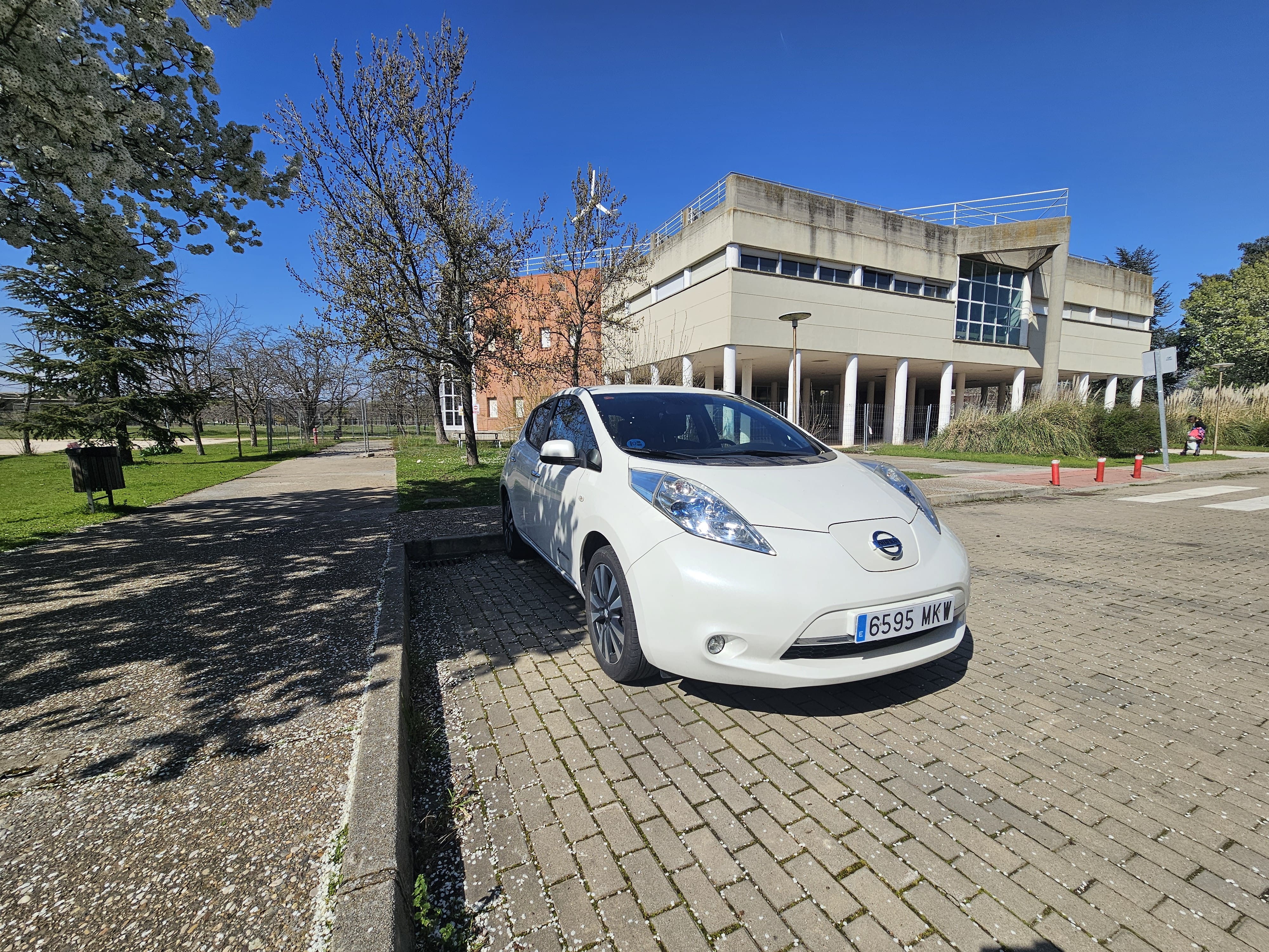Nissan Leaf con Entrada de Audio/iPod