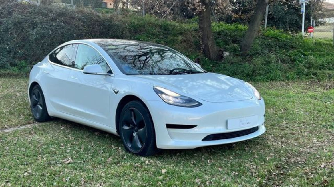 Tesla Model 3 Long Range con Aire acondicionado