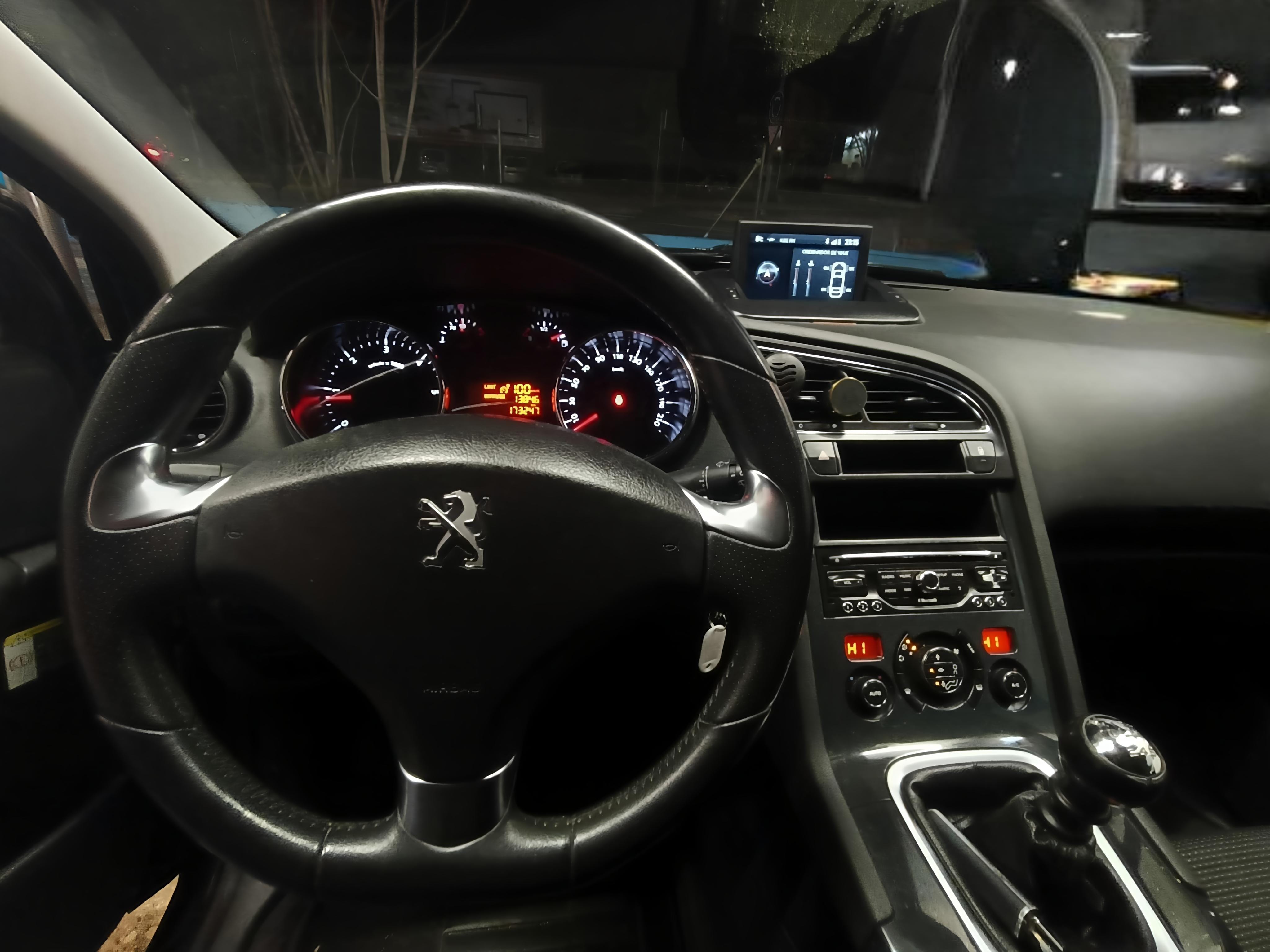 Peugeot 5008 con Audio Bluetooth