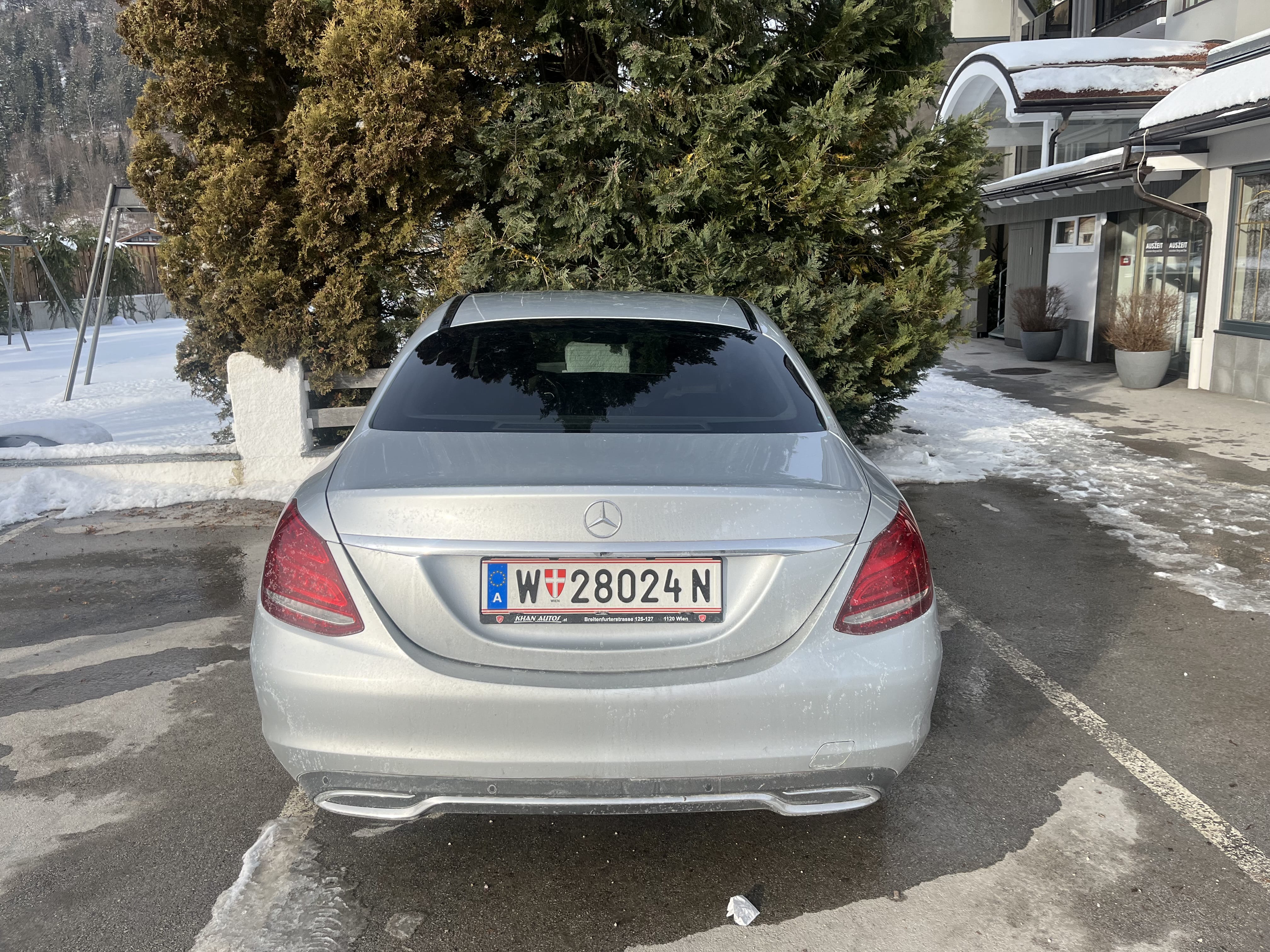 Mercedes C-Klasse mit Navigationsgerät