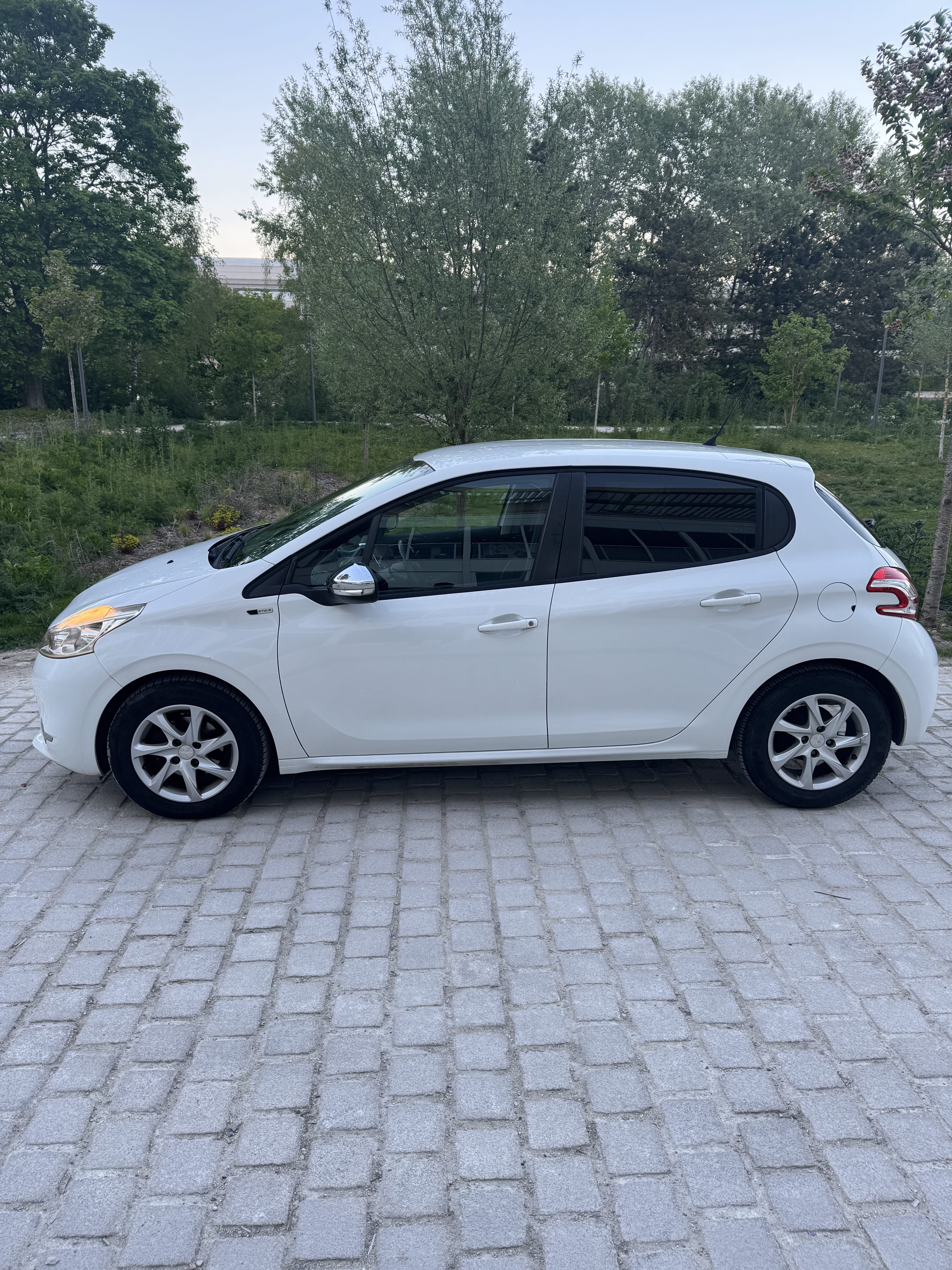 Peugeot 208 avec Climatisation