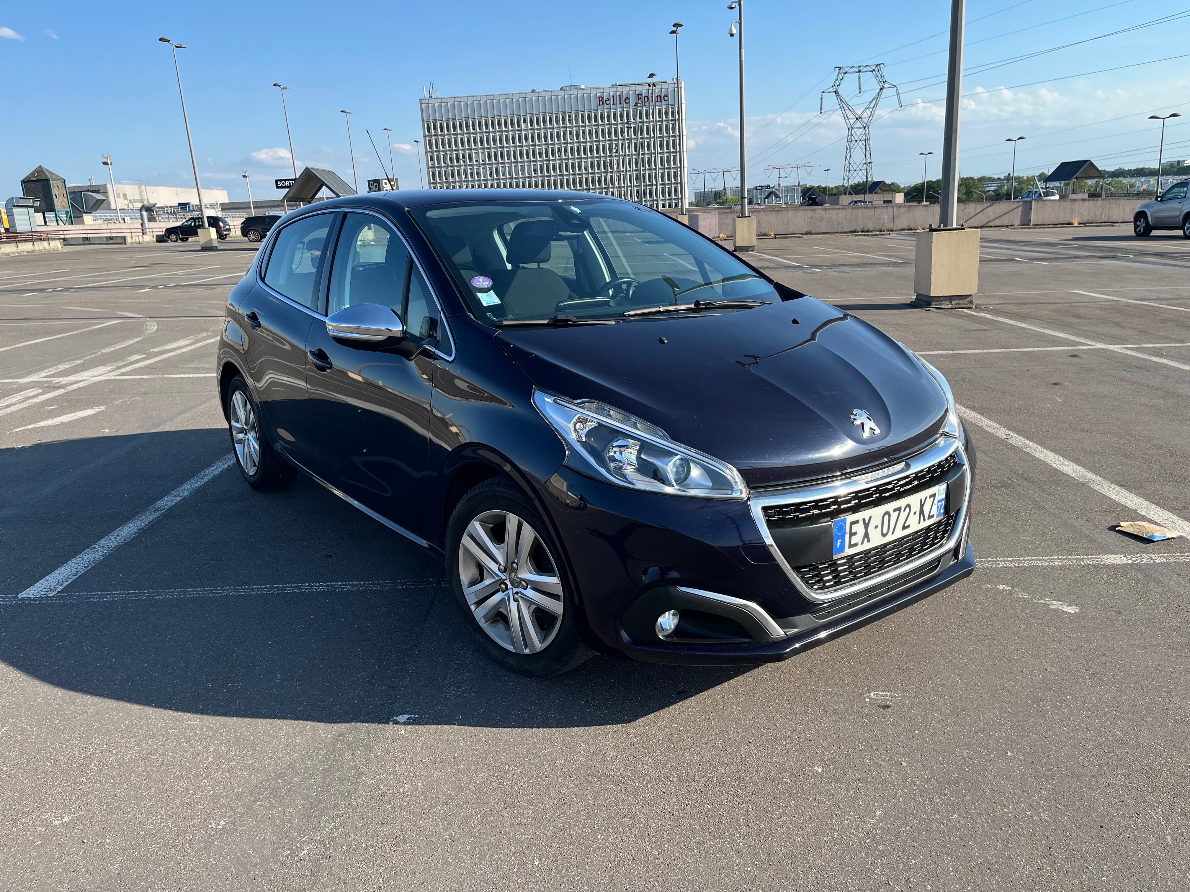 Peugeot 208 économique – Orly / Thiais – CarPlay, idéale Paris, 2018, Essence 98