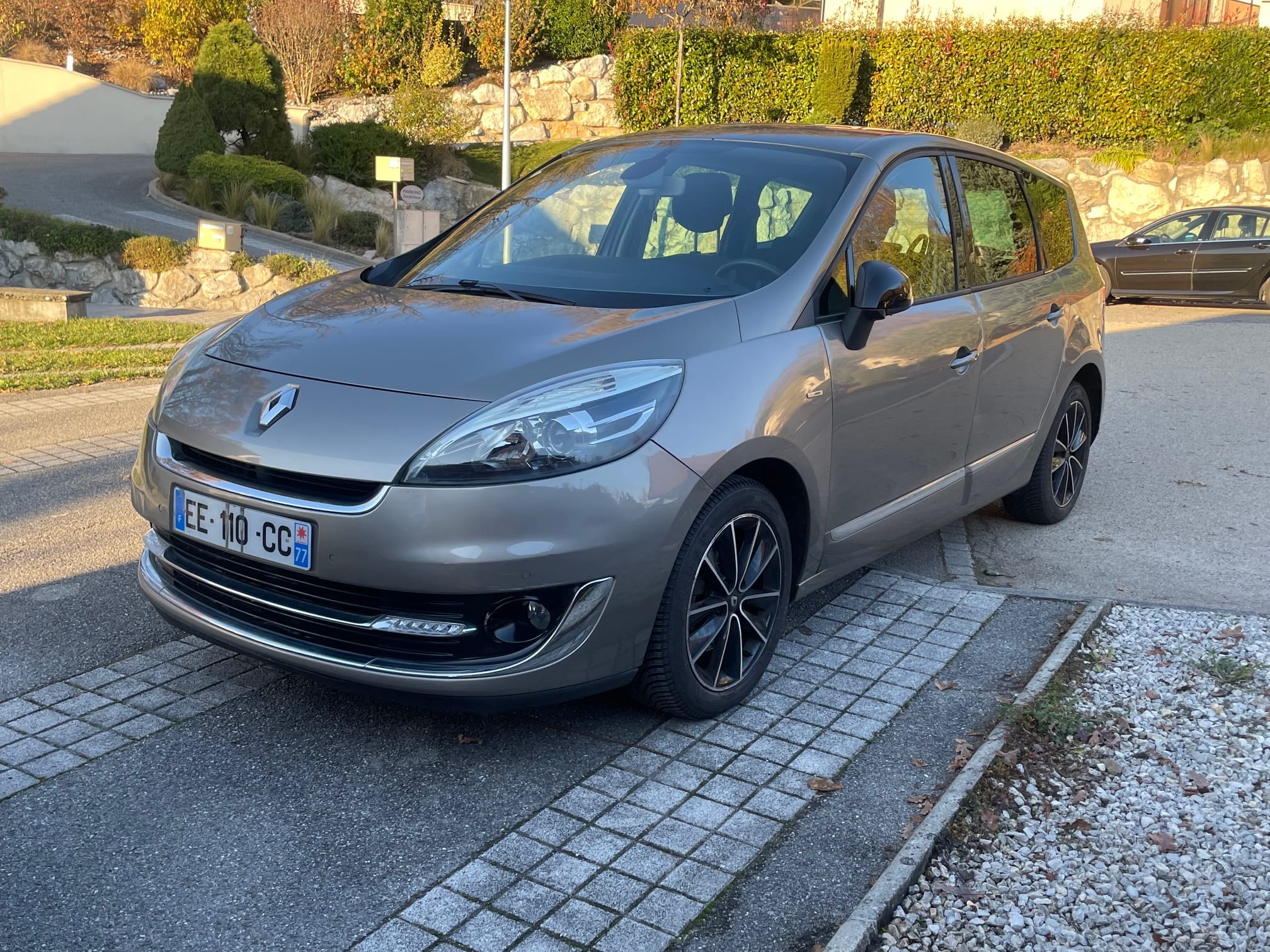 Renault Mégane Scenic 7 places, 2012, Diesel, automatique, 7 places