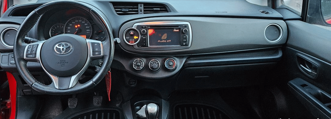 Toyota Yaris avec Siège bébé