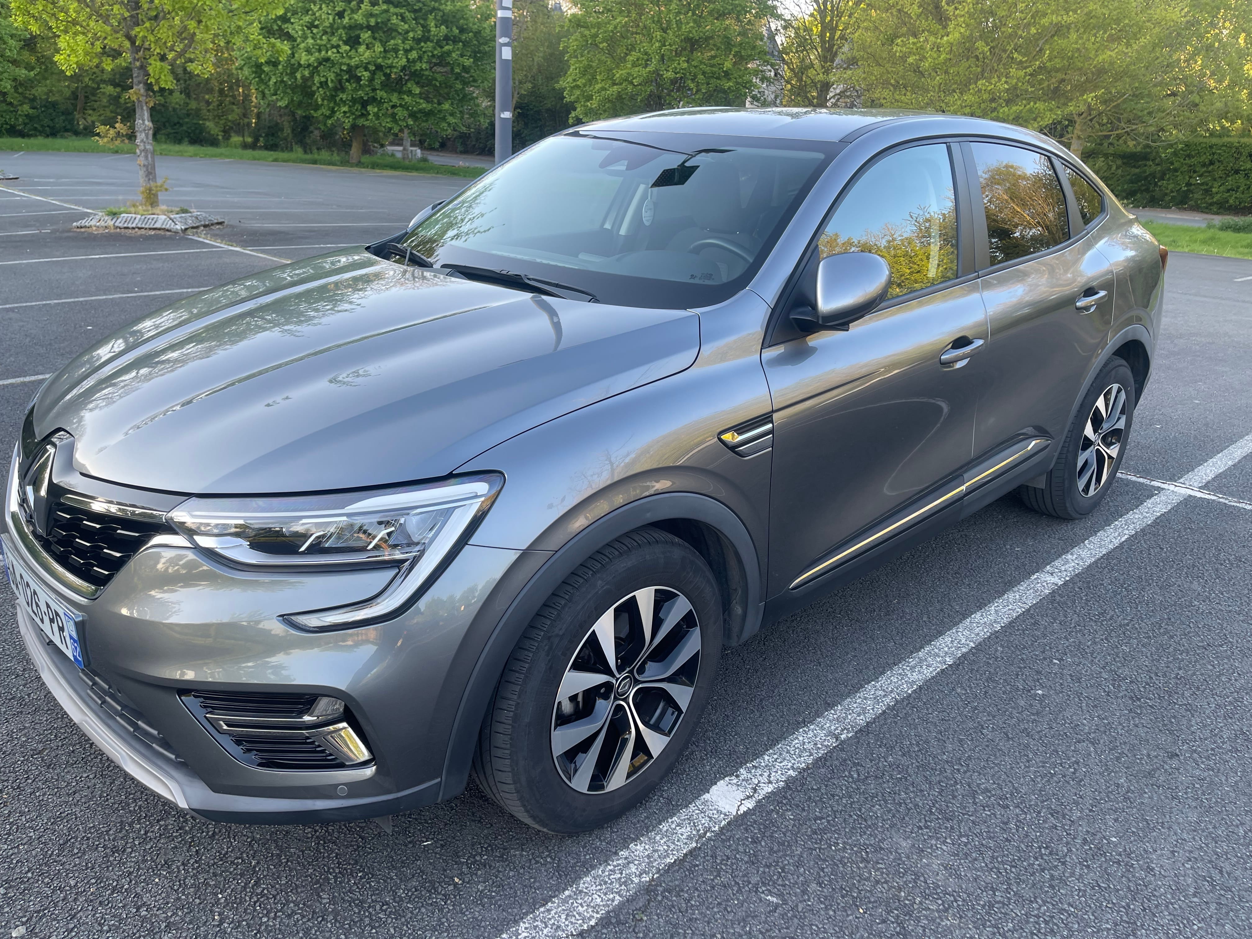 Renault Arkana E-Tech, 2021, Essence 95 / Électrique (hybride), automatique