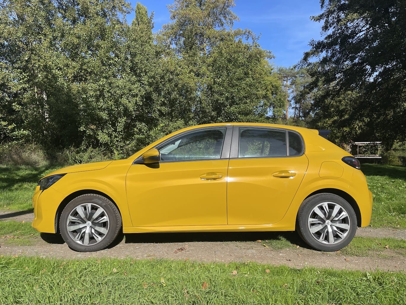 Peugeot 208 Boîte automatique - sièges chauffants avec Climatisation