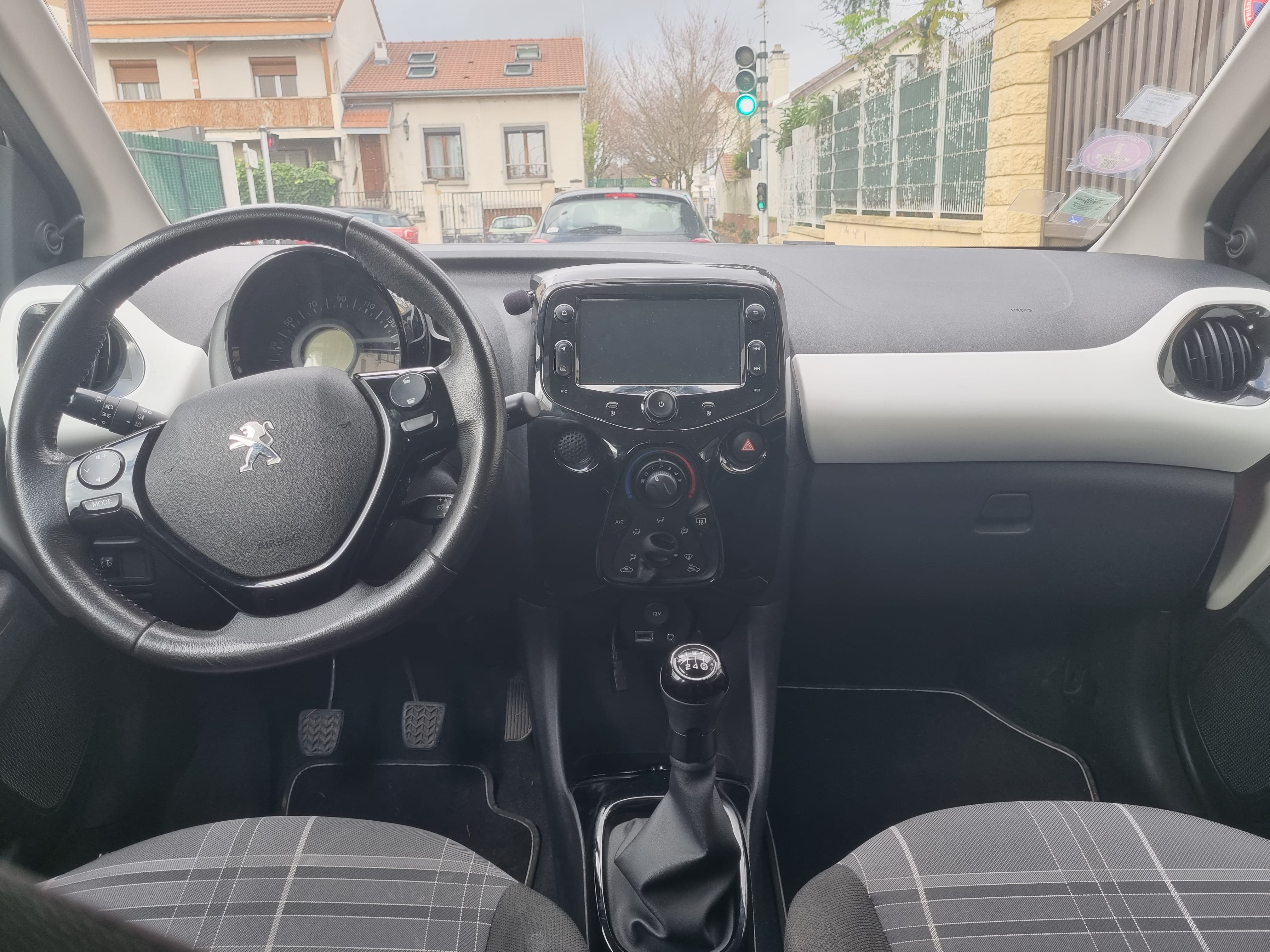 Peugeot 108 avec GPS