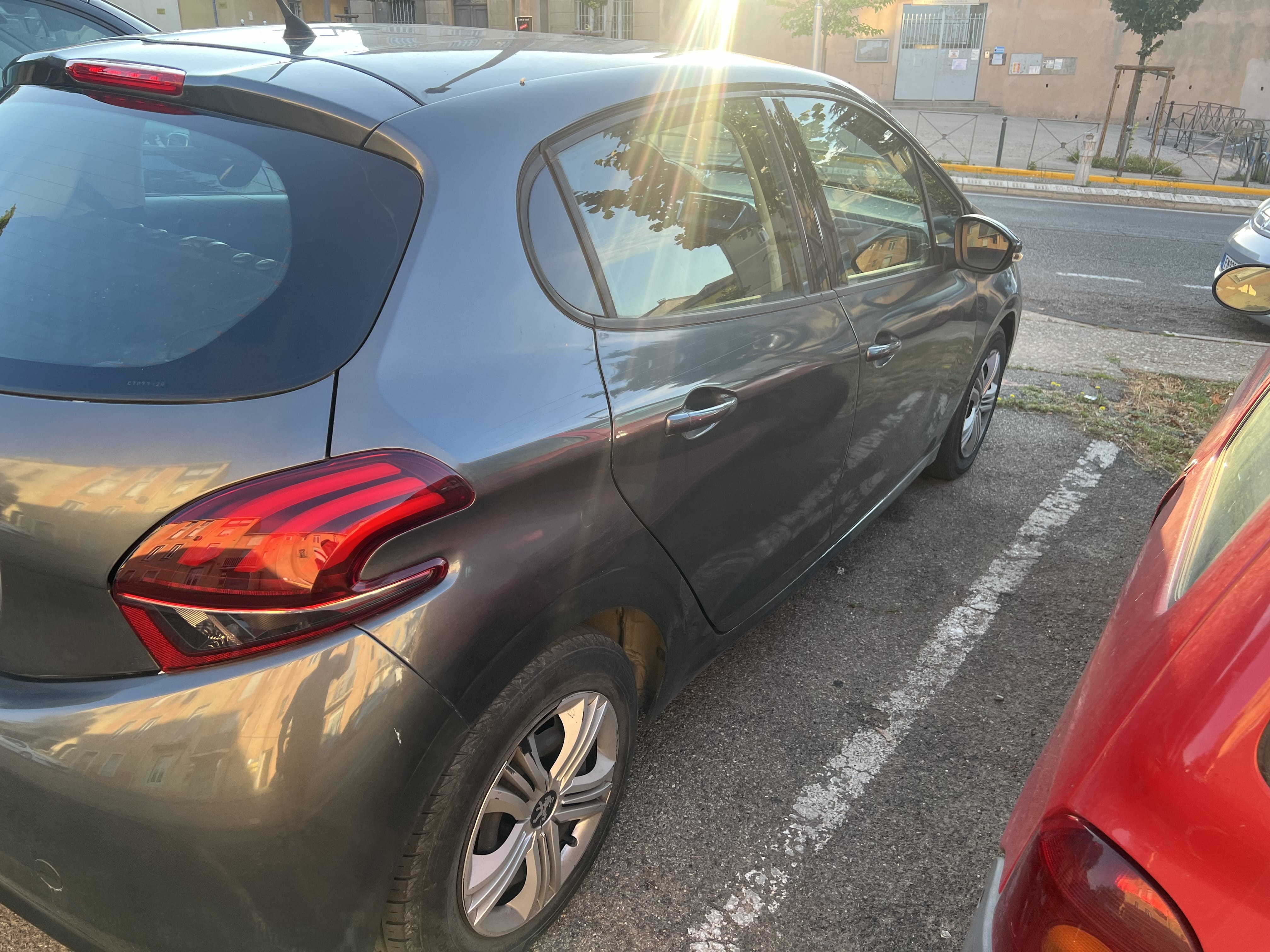Peugeot 208 Société avec Apple CarPlay