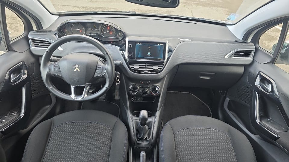 Peugeot 208 con Control de velocidad