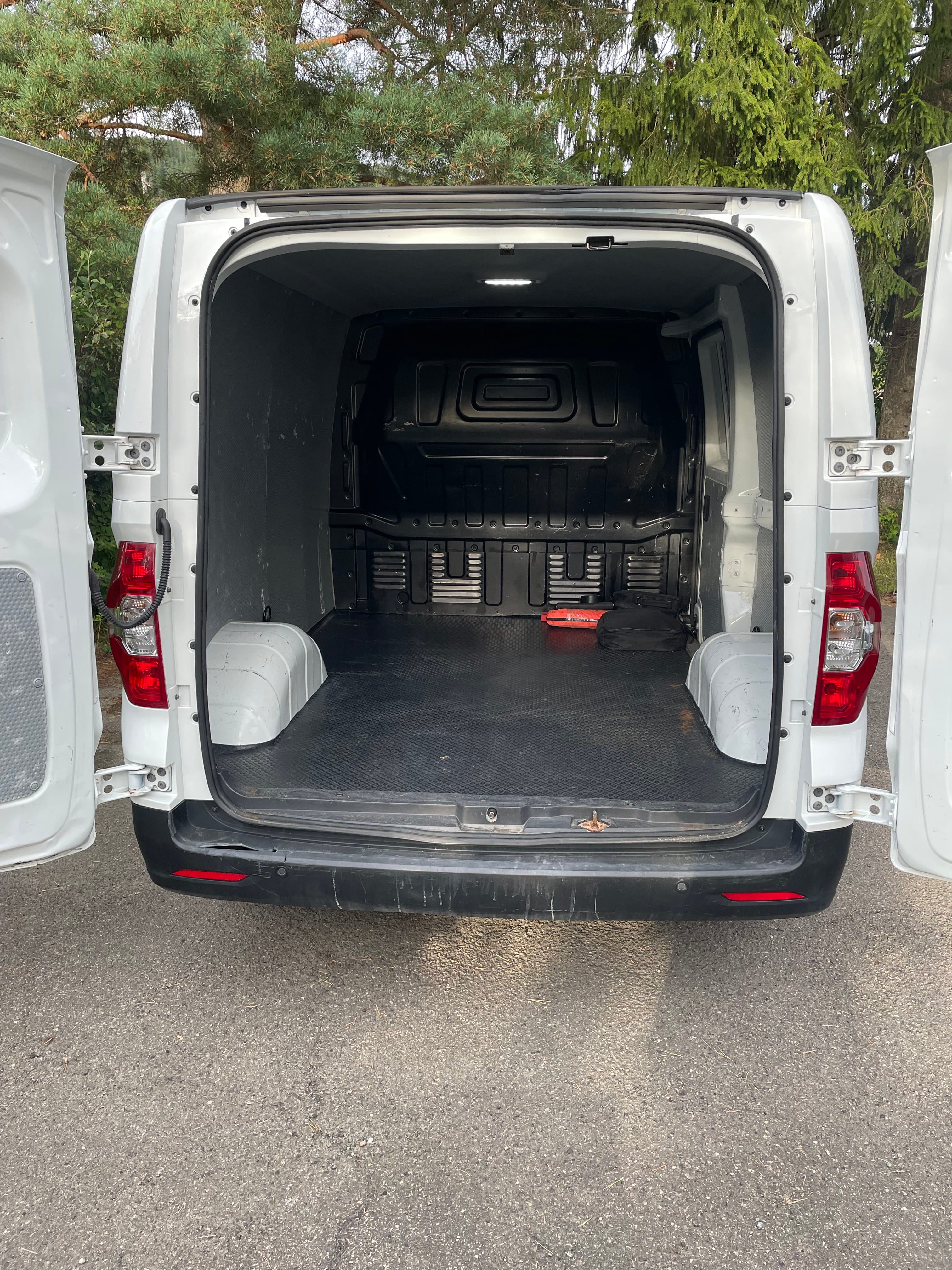 Maxus eDeliver 3 med Bilradio