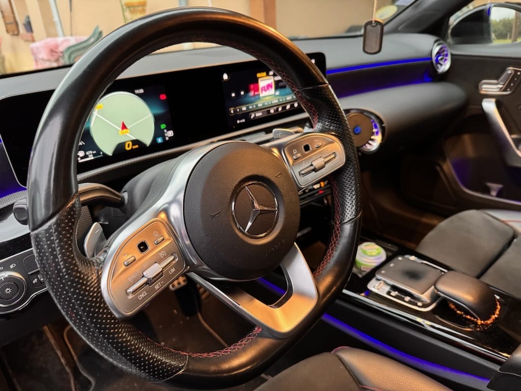 Mercedes-Benz Classe A 180 AMG avec GPS