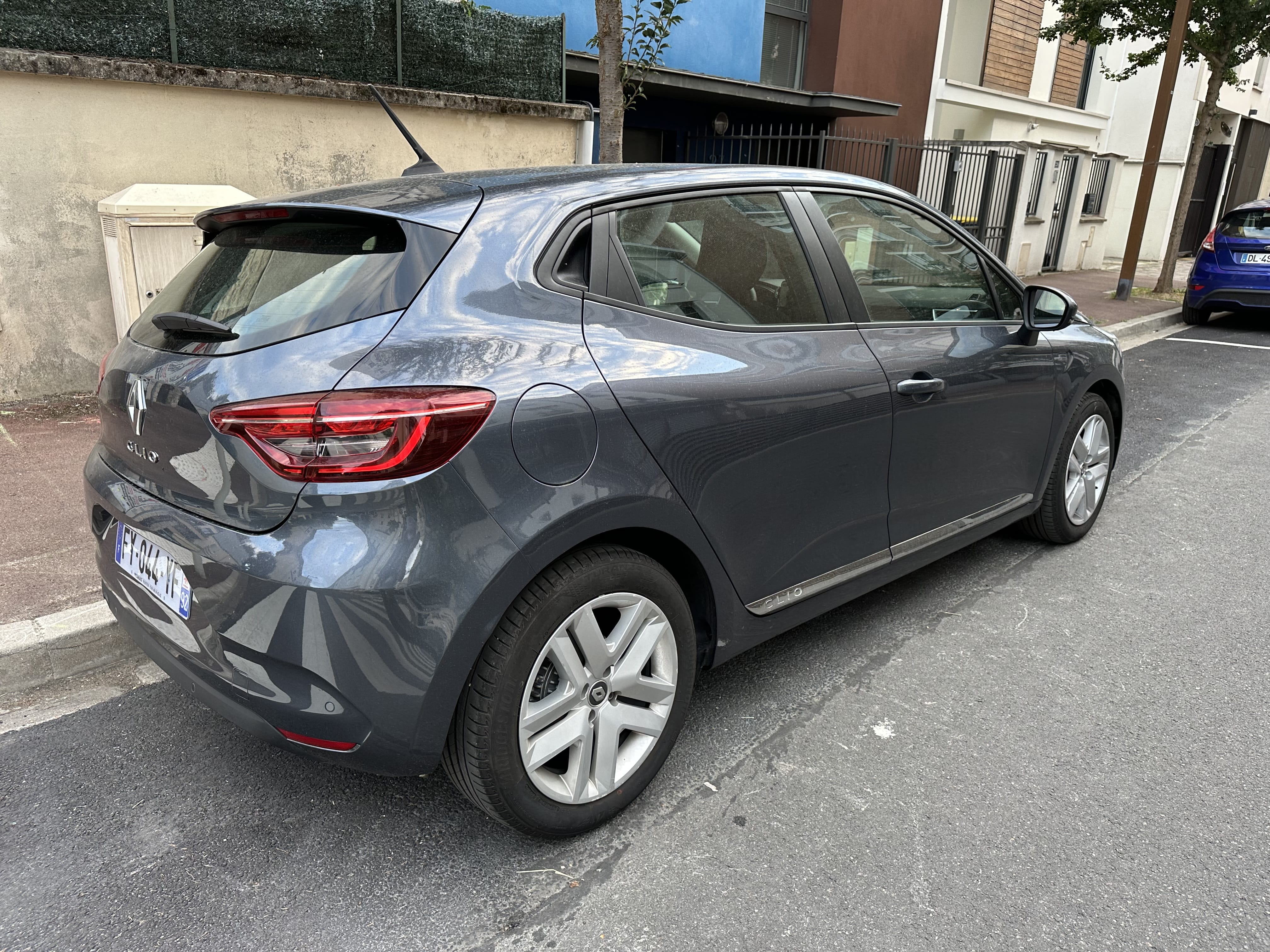 Renault Clio avec Siège bébé