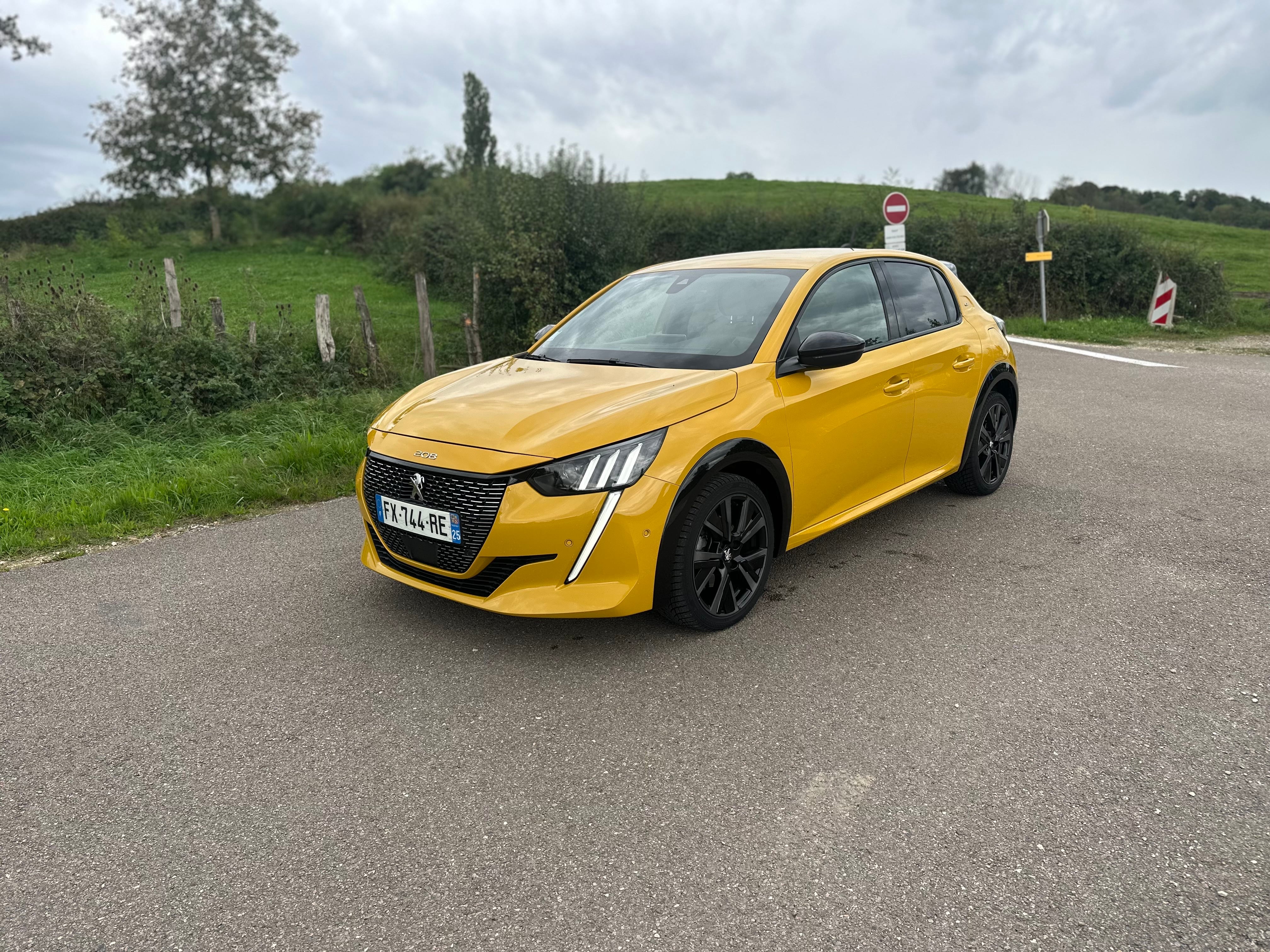 Peugeot 208 GT Line, 2021, Essence 95, automatique
