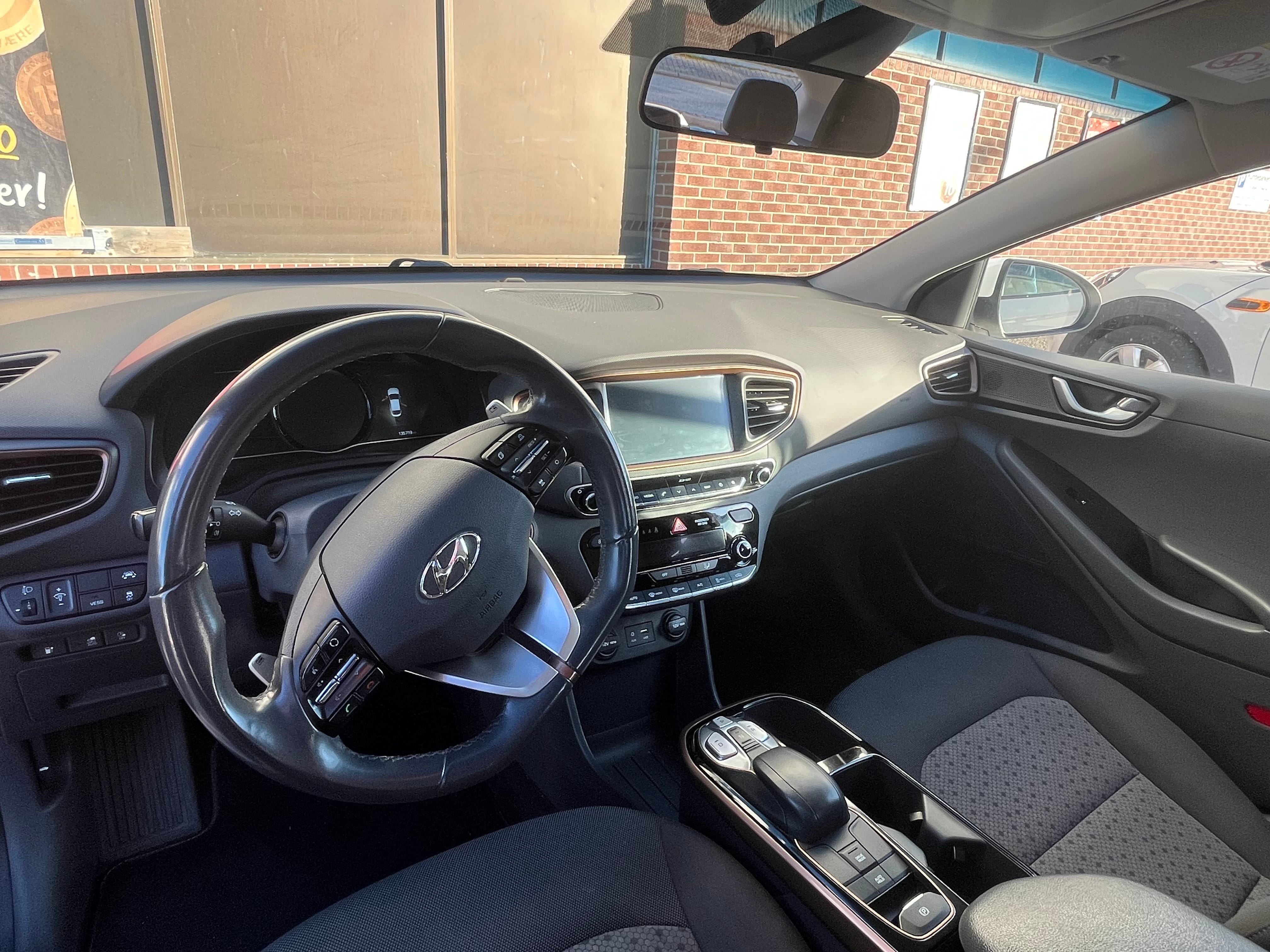 Hyundai Ioniq med Aircondition