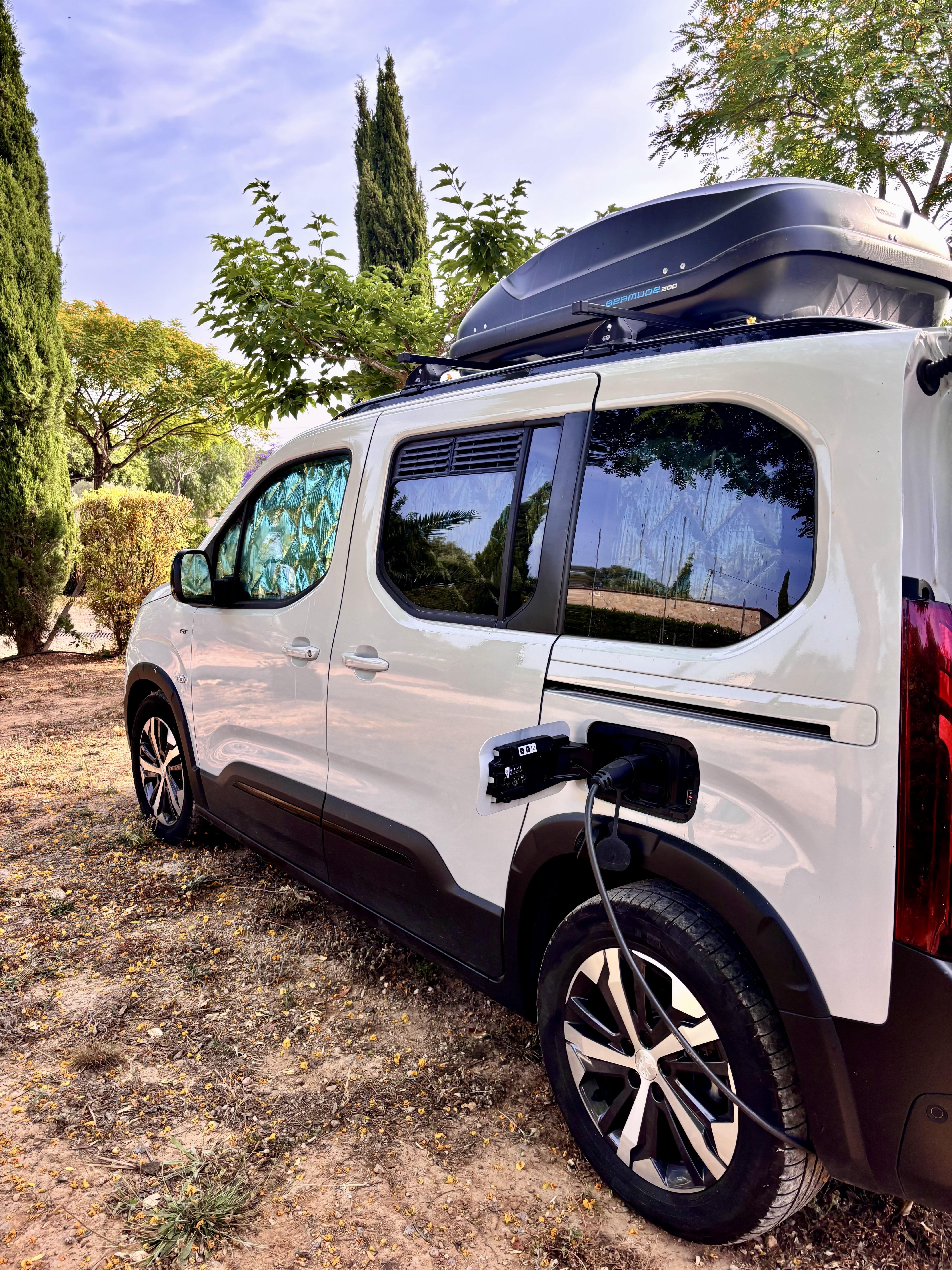 Peugeot e-Rifter Minivan con Aire acondicionado