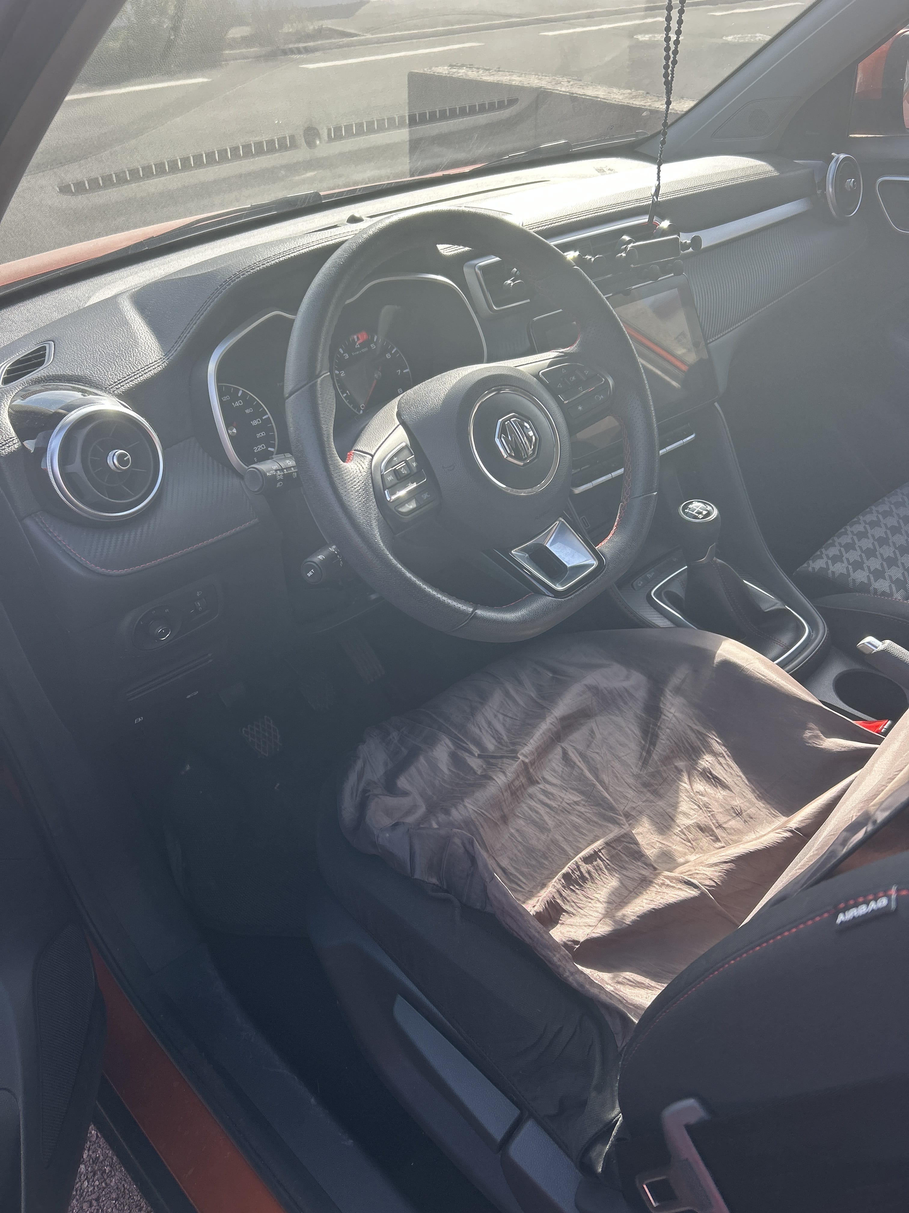 MG ZS avec GPS