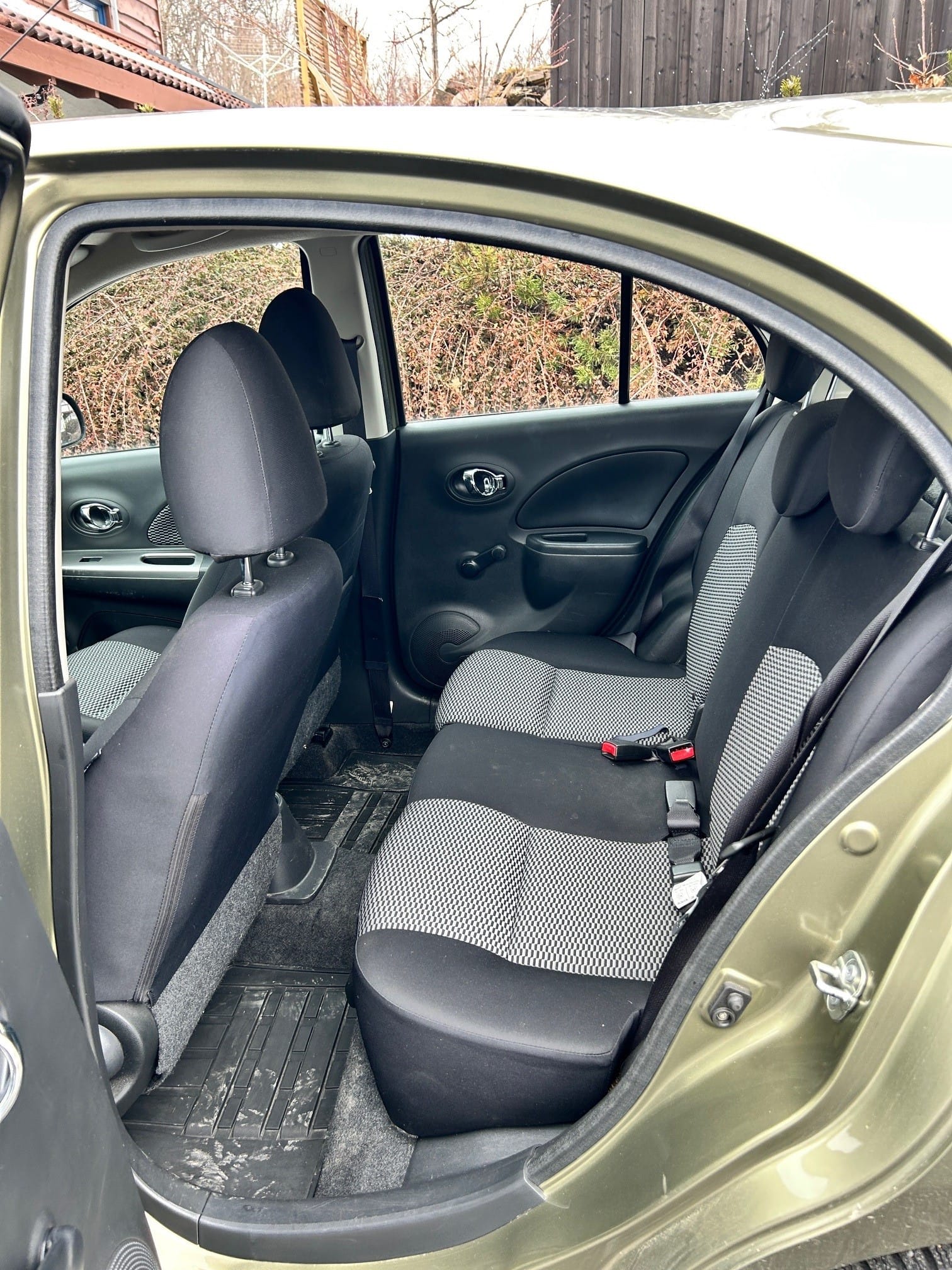Nissan Micra med Vinterdekk