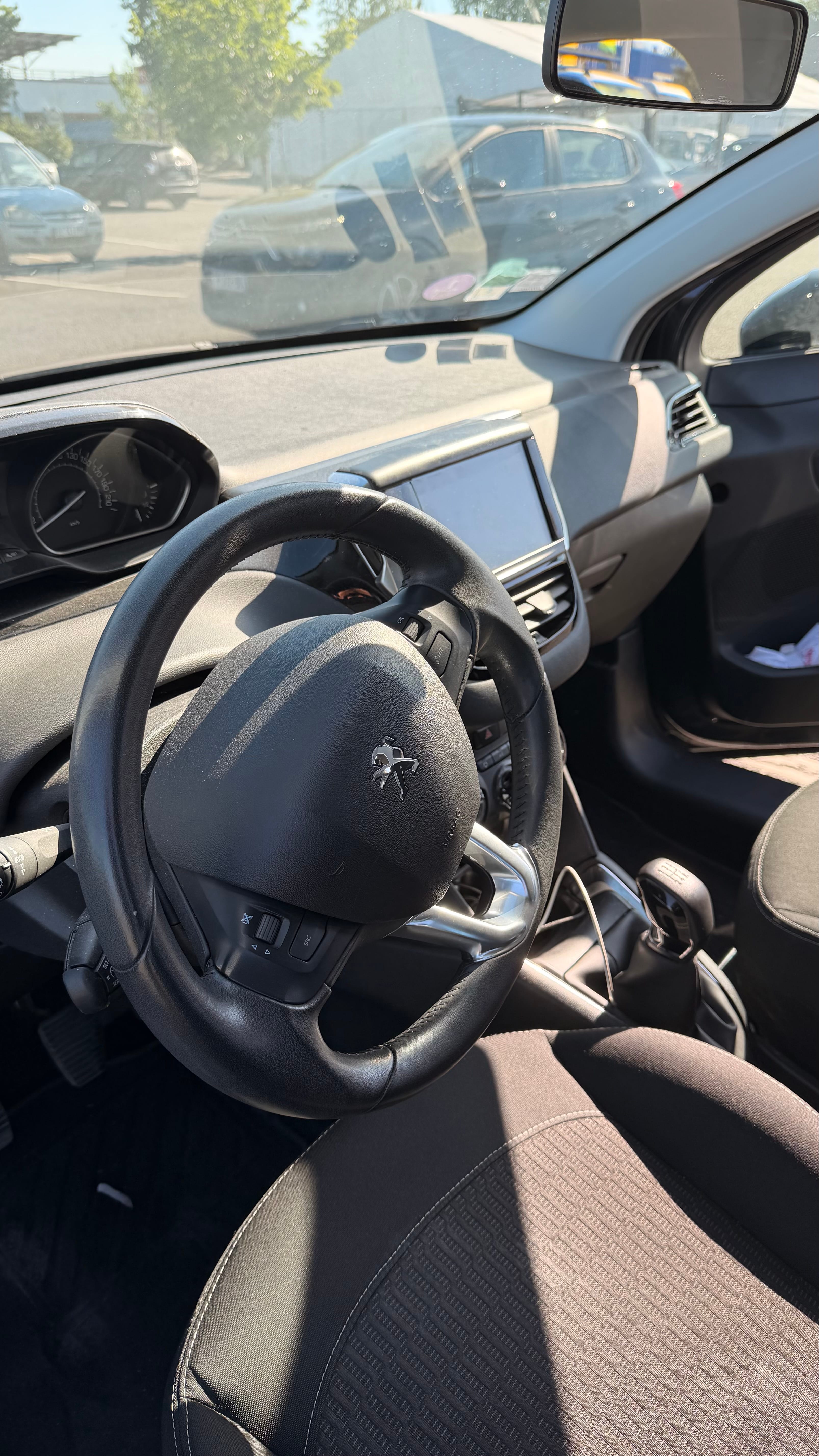 Peugeot 208 met GPS