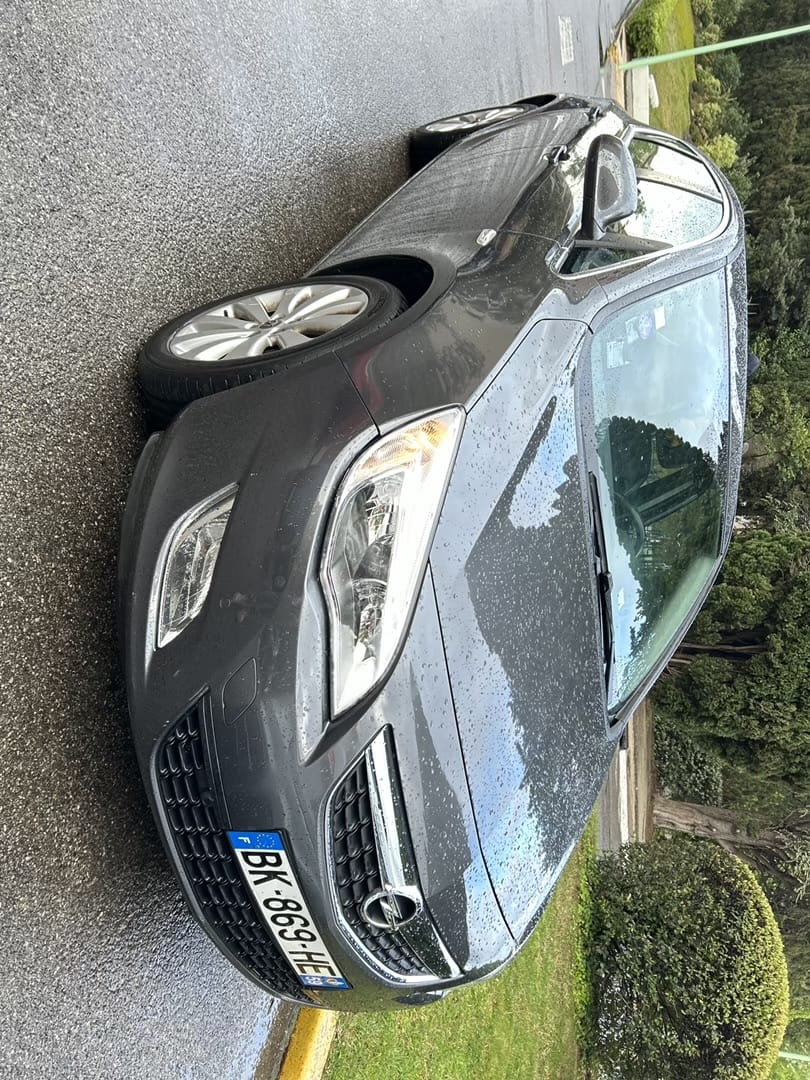 Opel Astra, 2011, Essence 98, automatique