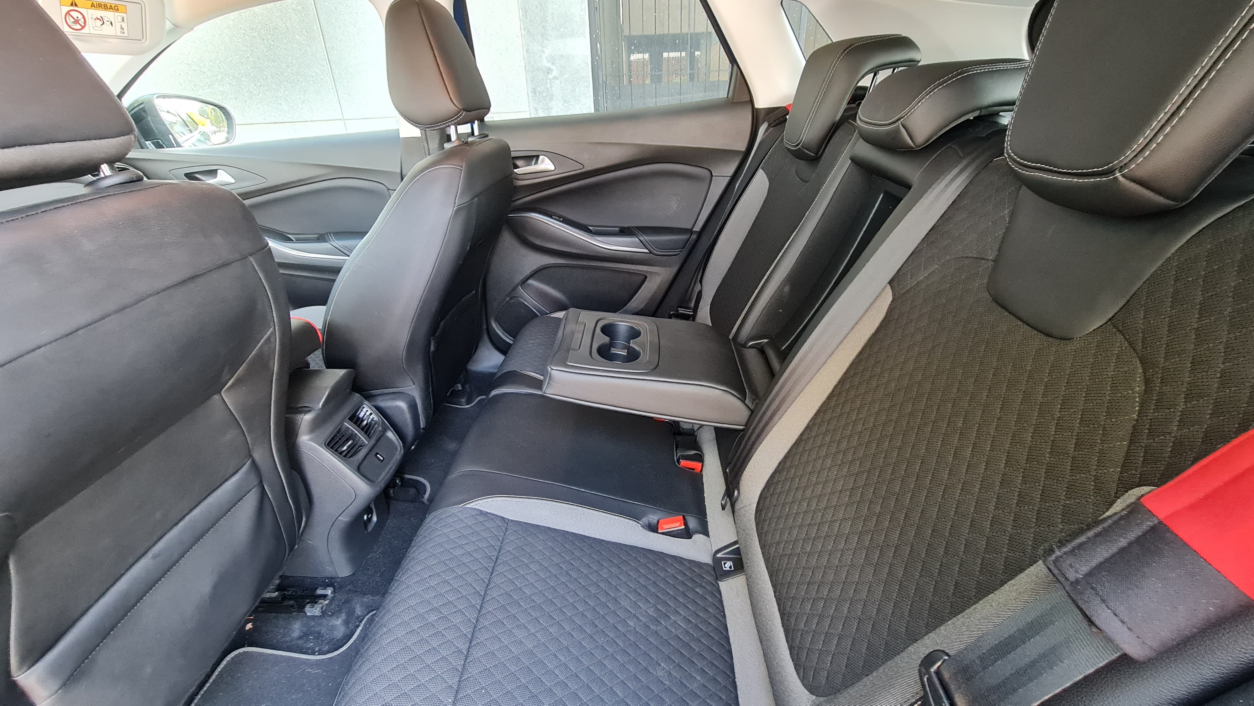 Opel Grandland 1.6 AT8 ULTIMATE