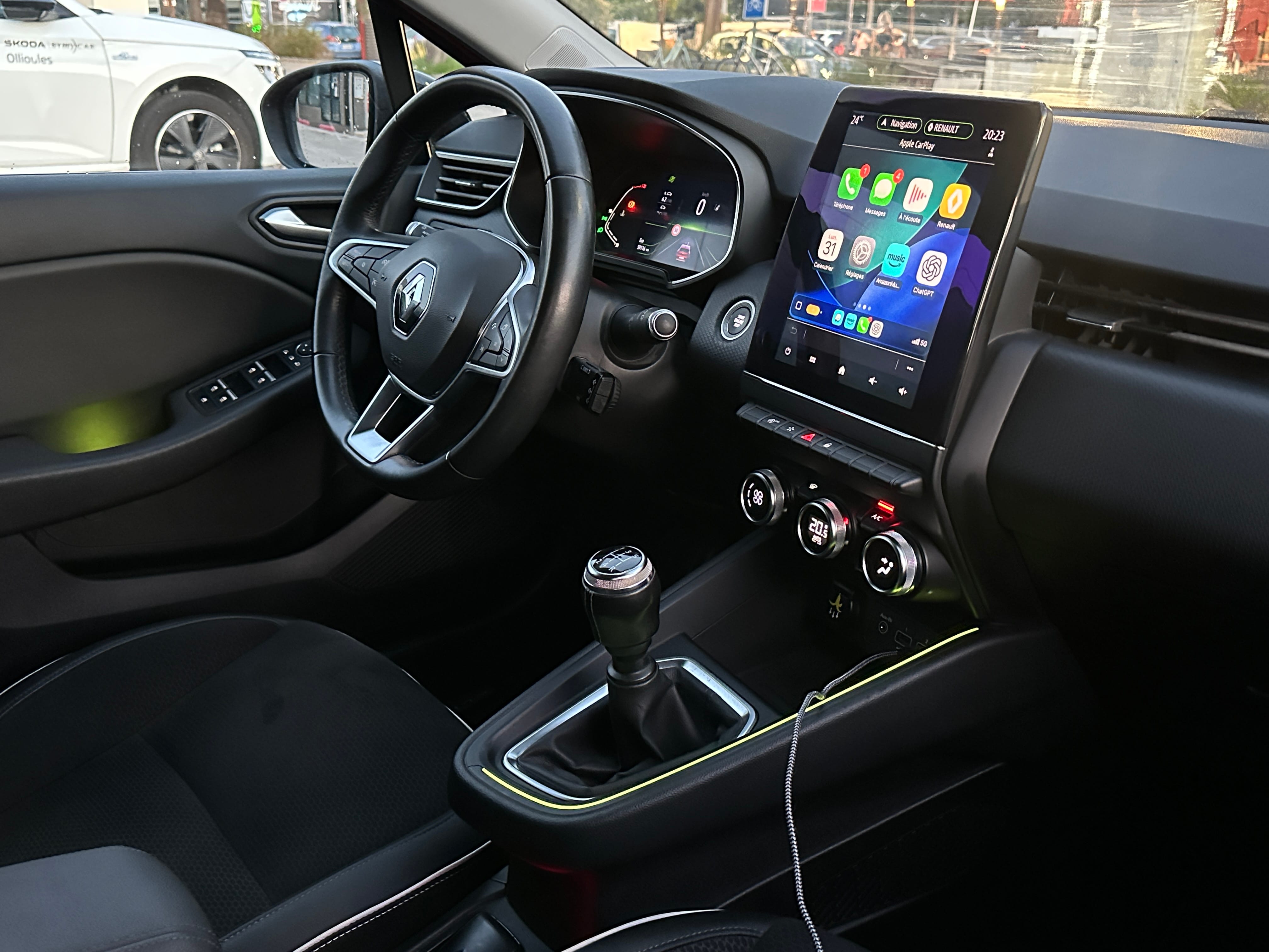 Renault Clio 1.0 TCE 100 cv INTENS avec GPS