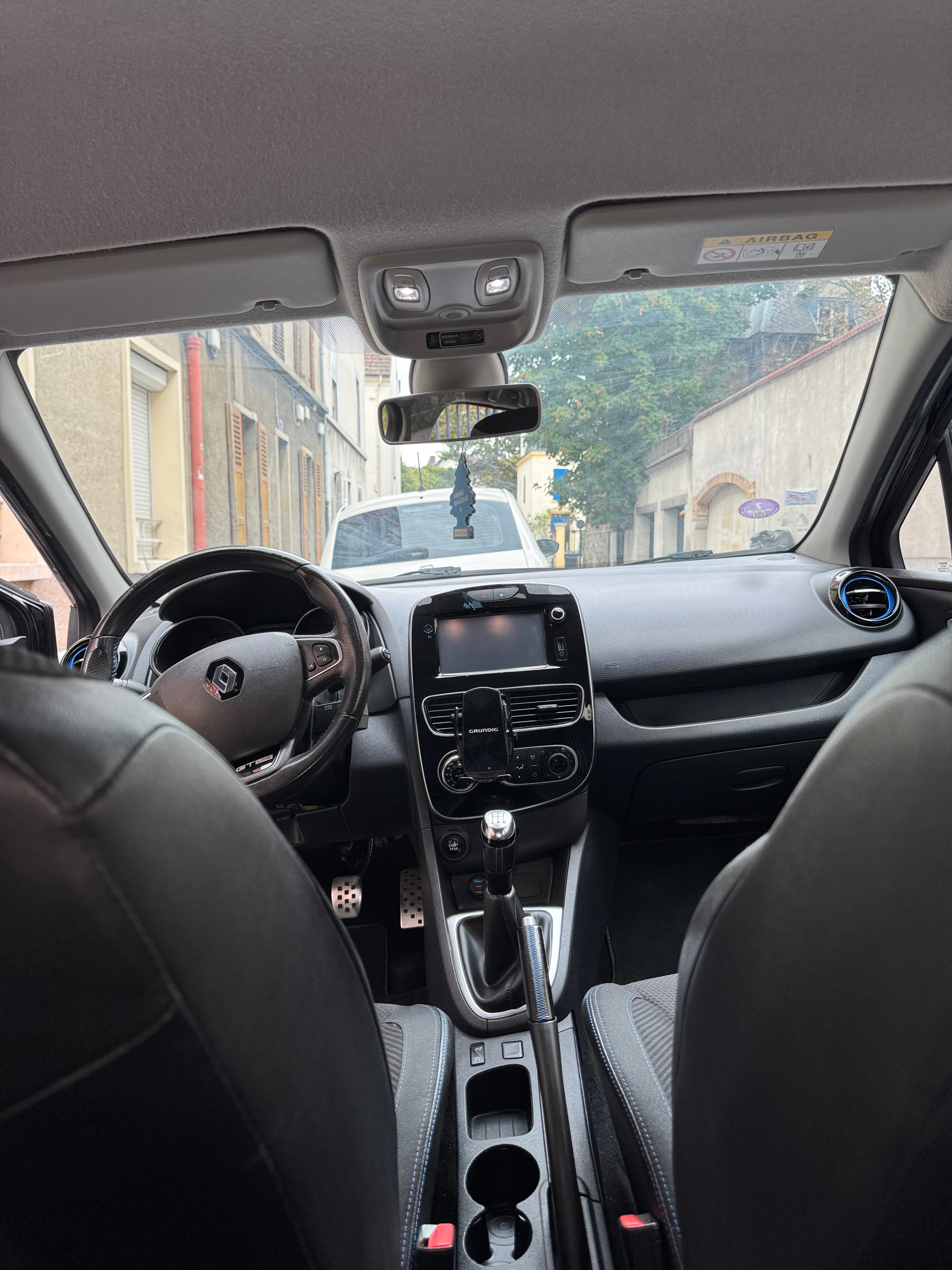 Renault Clio avec Régulateur de vitesse