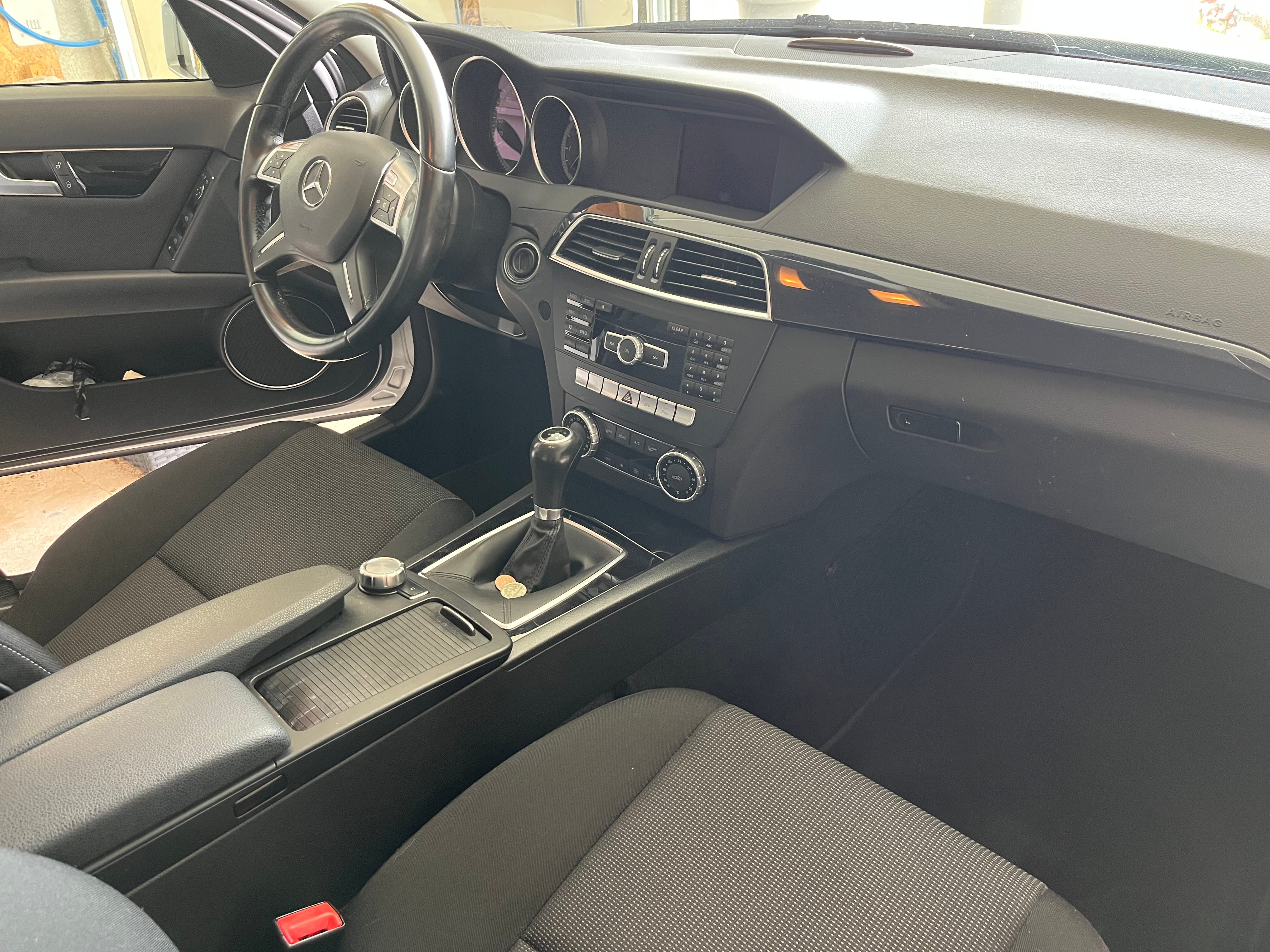 Mercedes-Benz Classe C avec Régulateur de vitesse