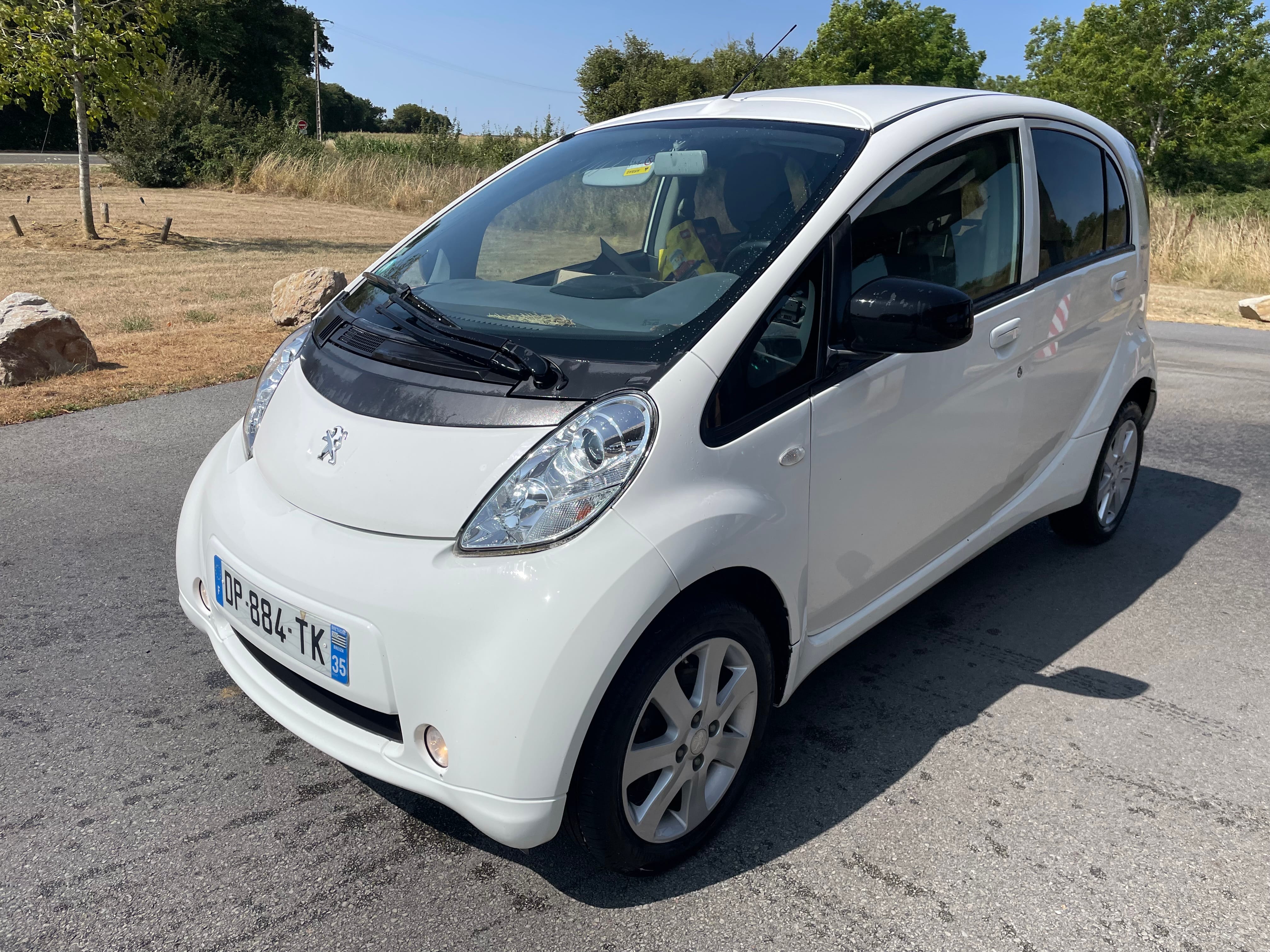 Peugeot iOn, 2015, Électrique, automatique