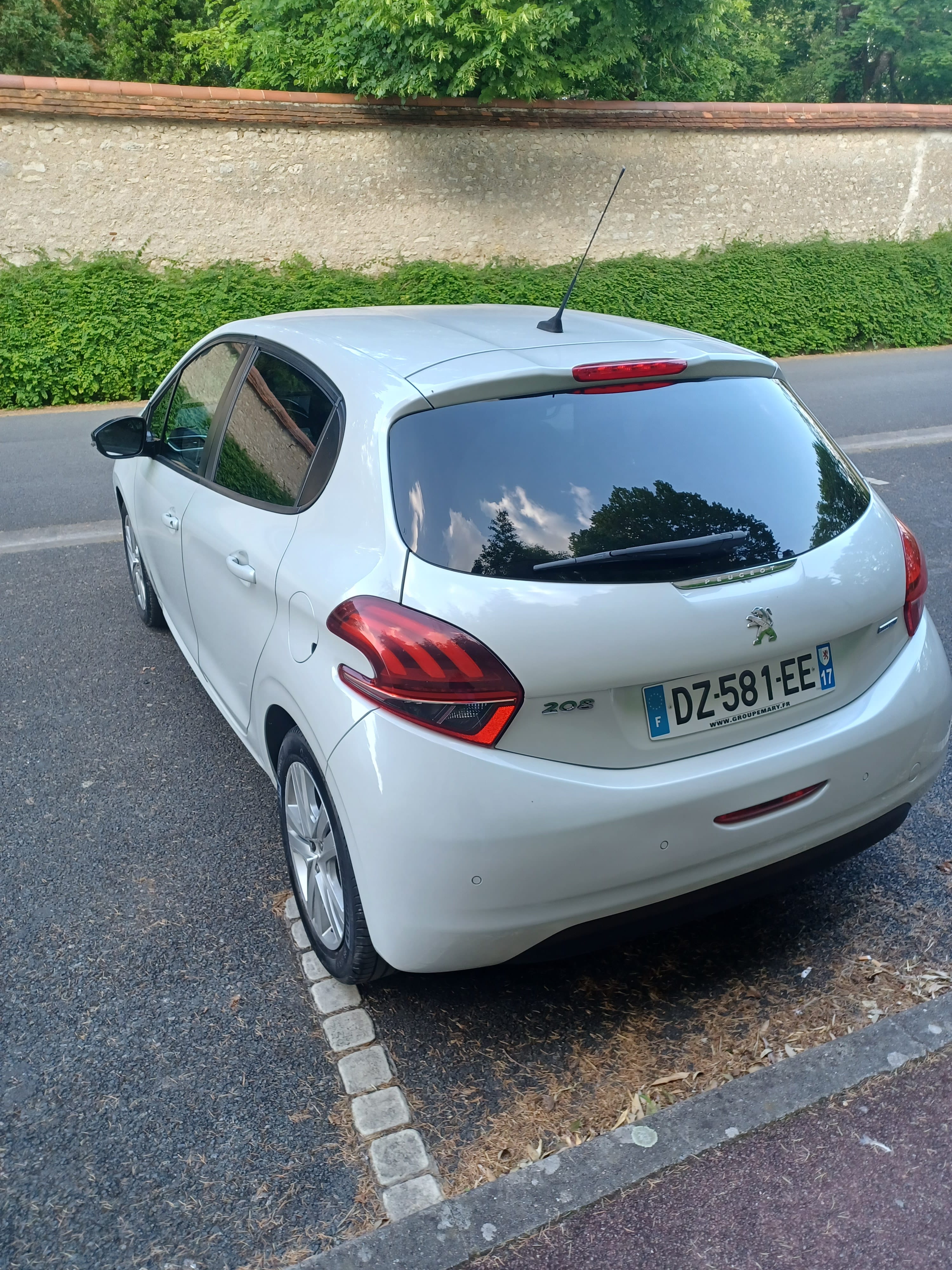 Peugeot 208 avec GPS