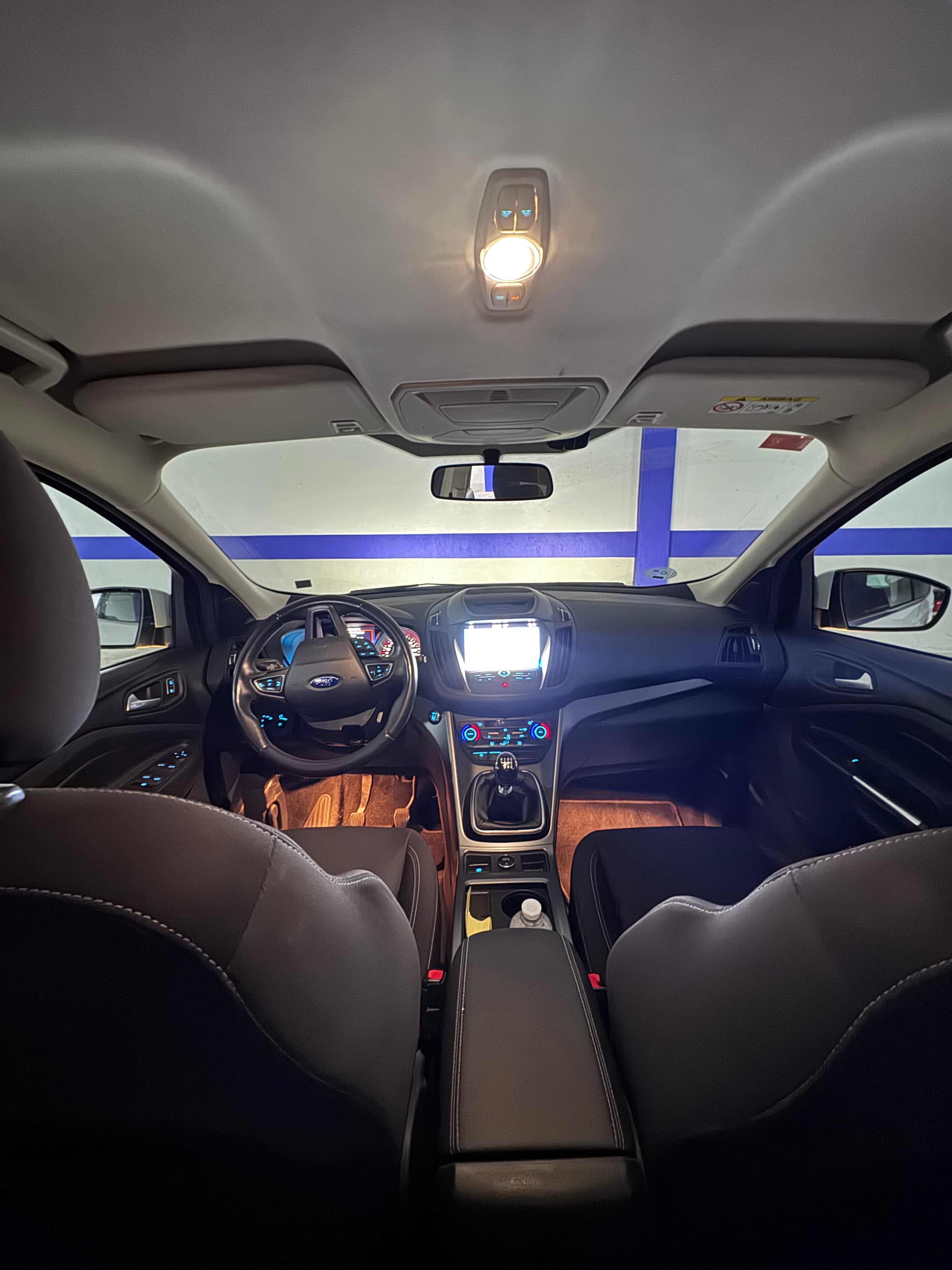 Ford Kuga mit USB-Ladeanschlüsse