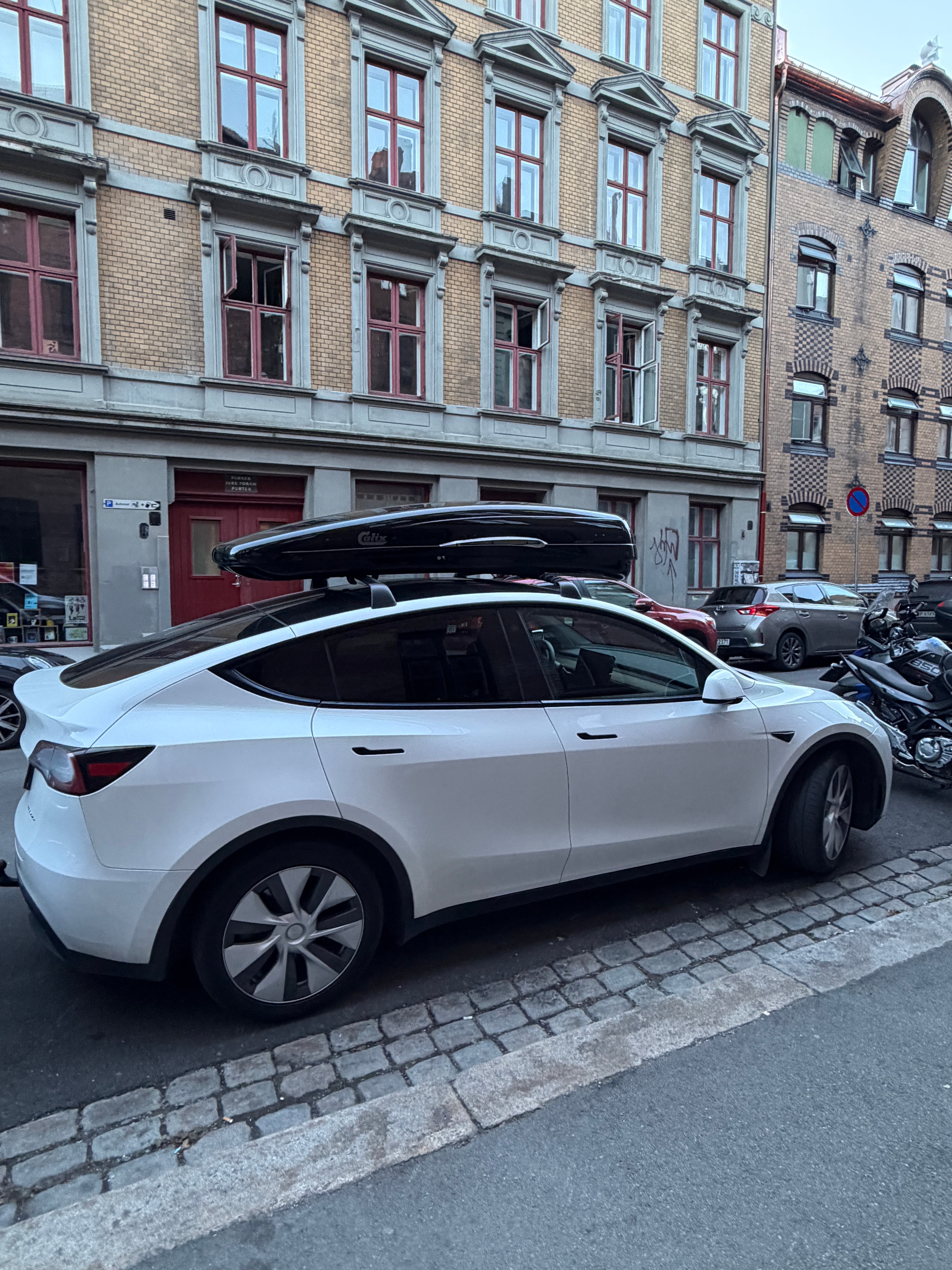 Tesla Model Y Long Range med Cruisekontroll