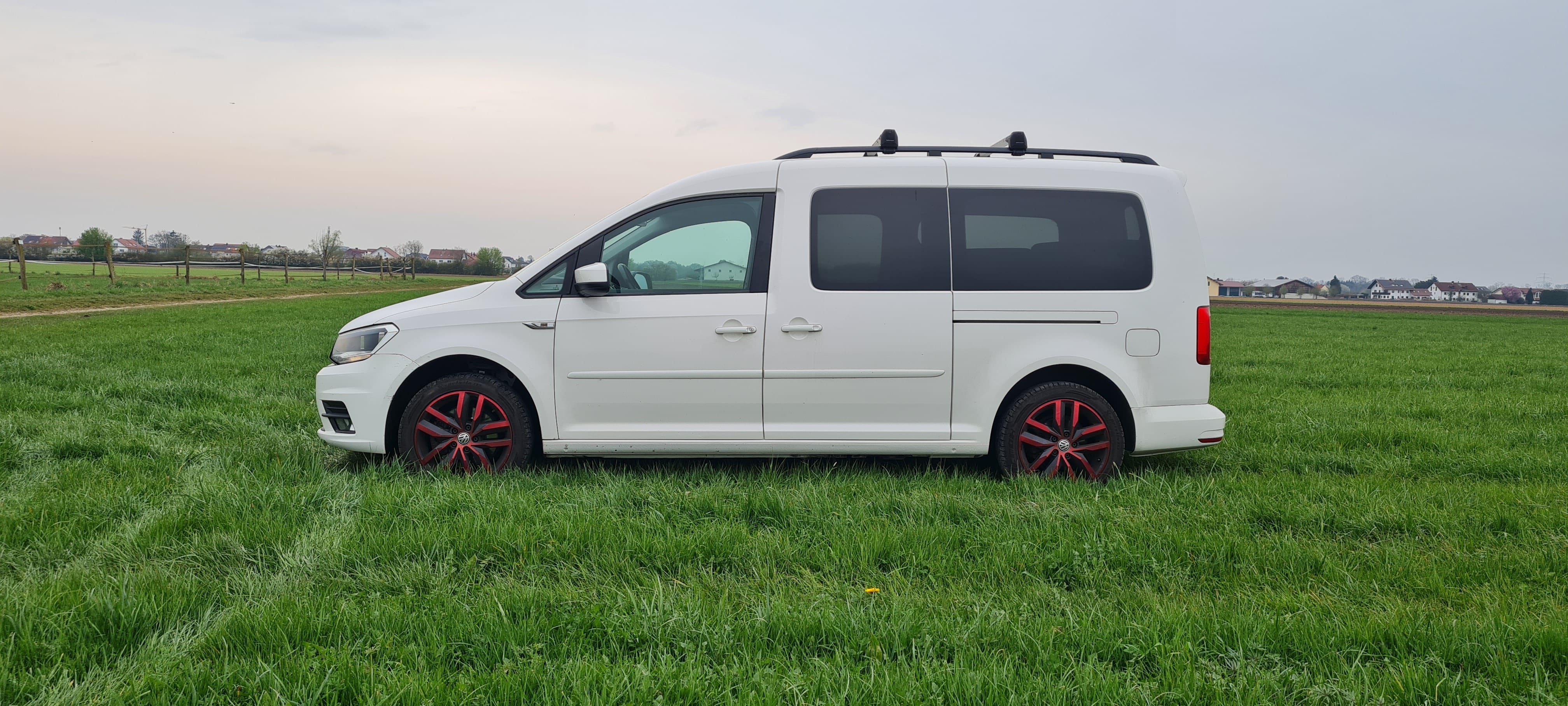 Volkswagen Caddy Maxi Van 2.0 TDI mit Klimaanlage