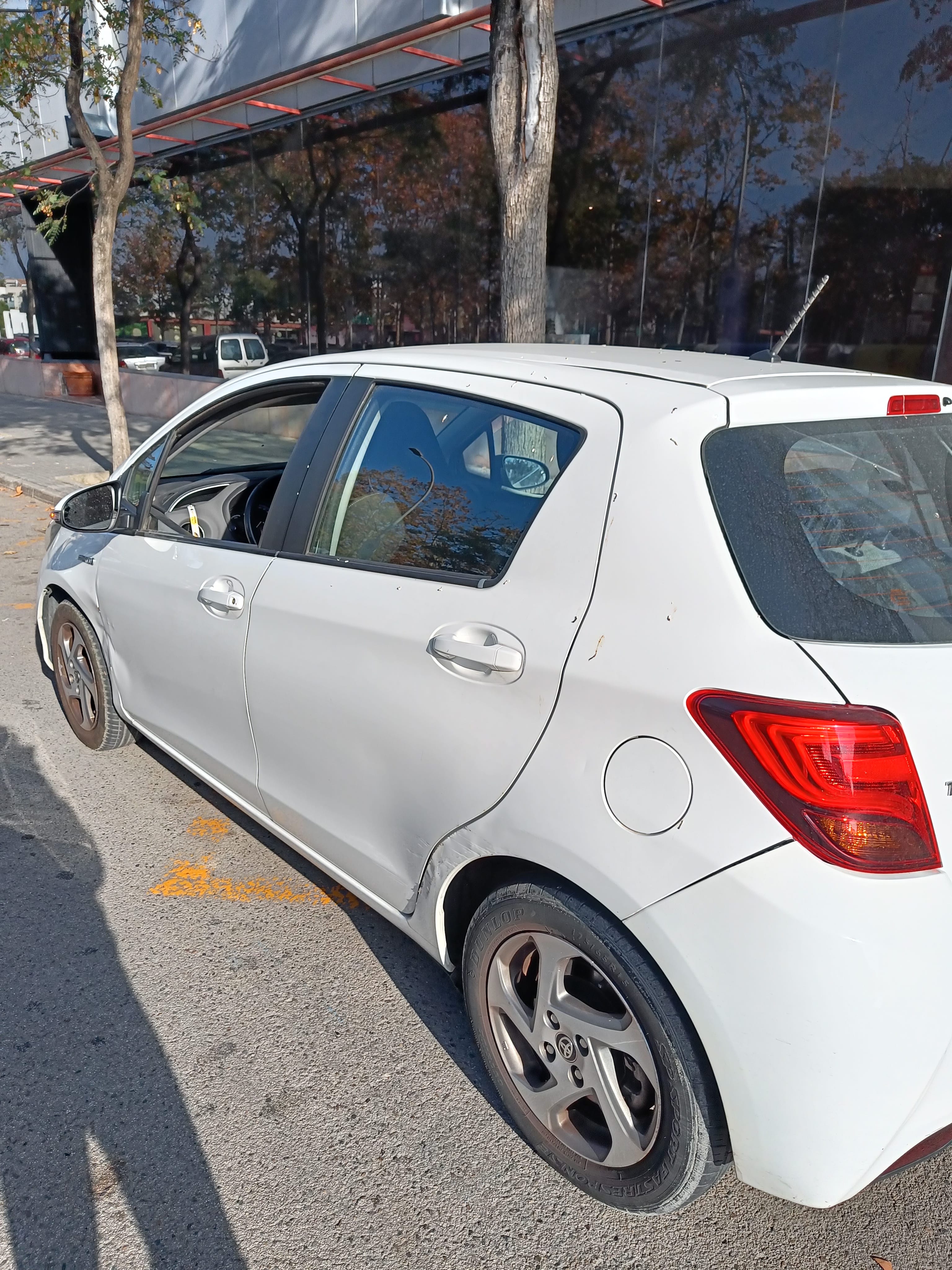 Toyota Yaris Híbrido avec GPS