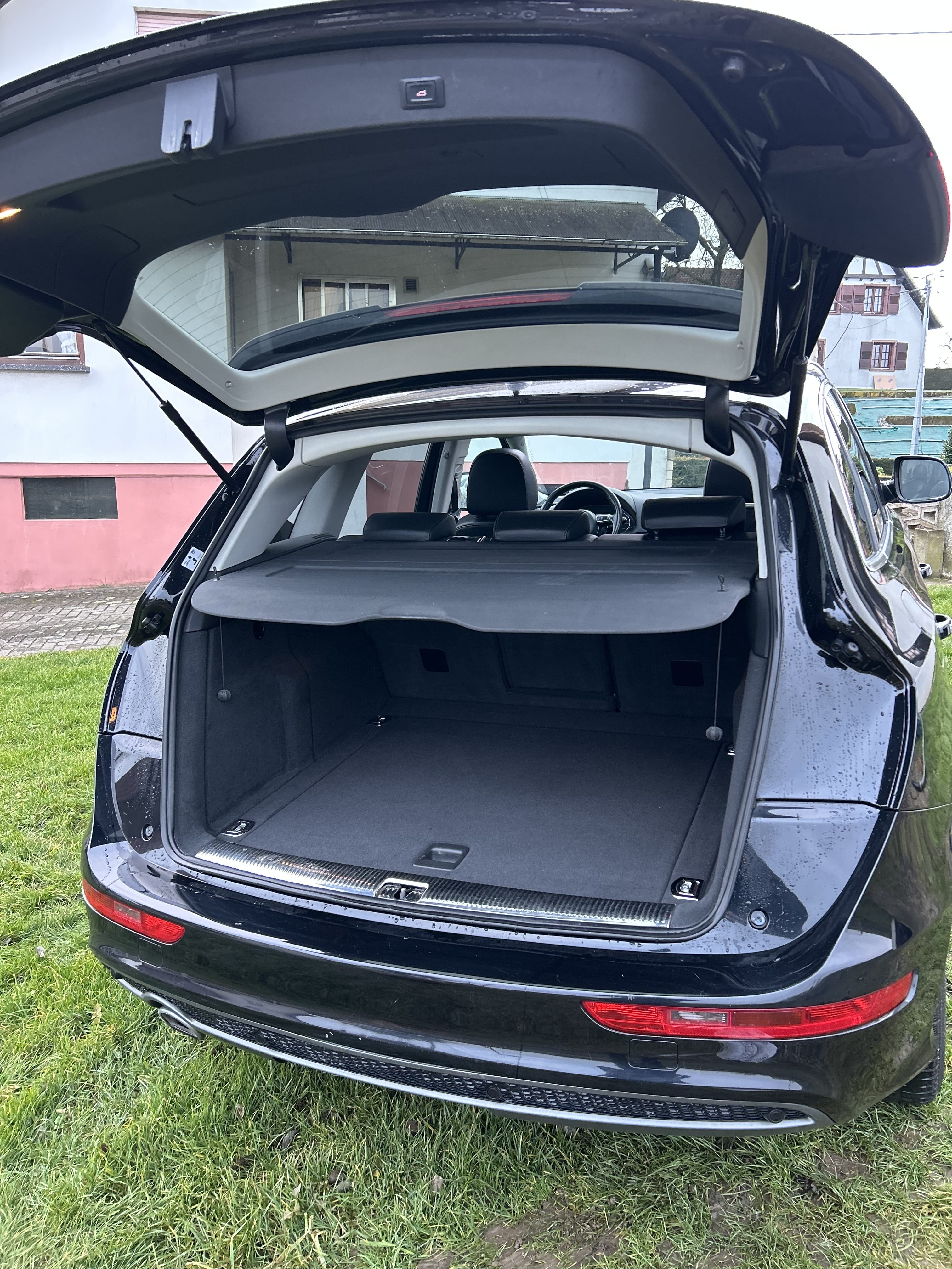 Audi Q5 2.0T Quattro Premium Plus avec Quatre roues motrices