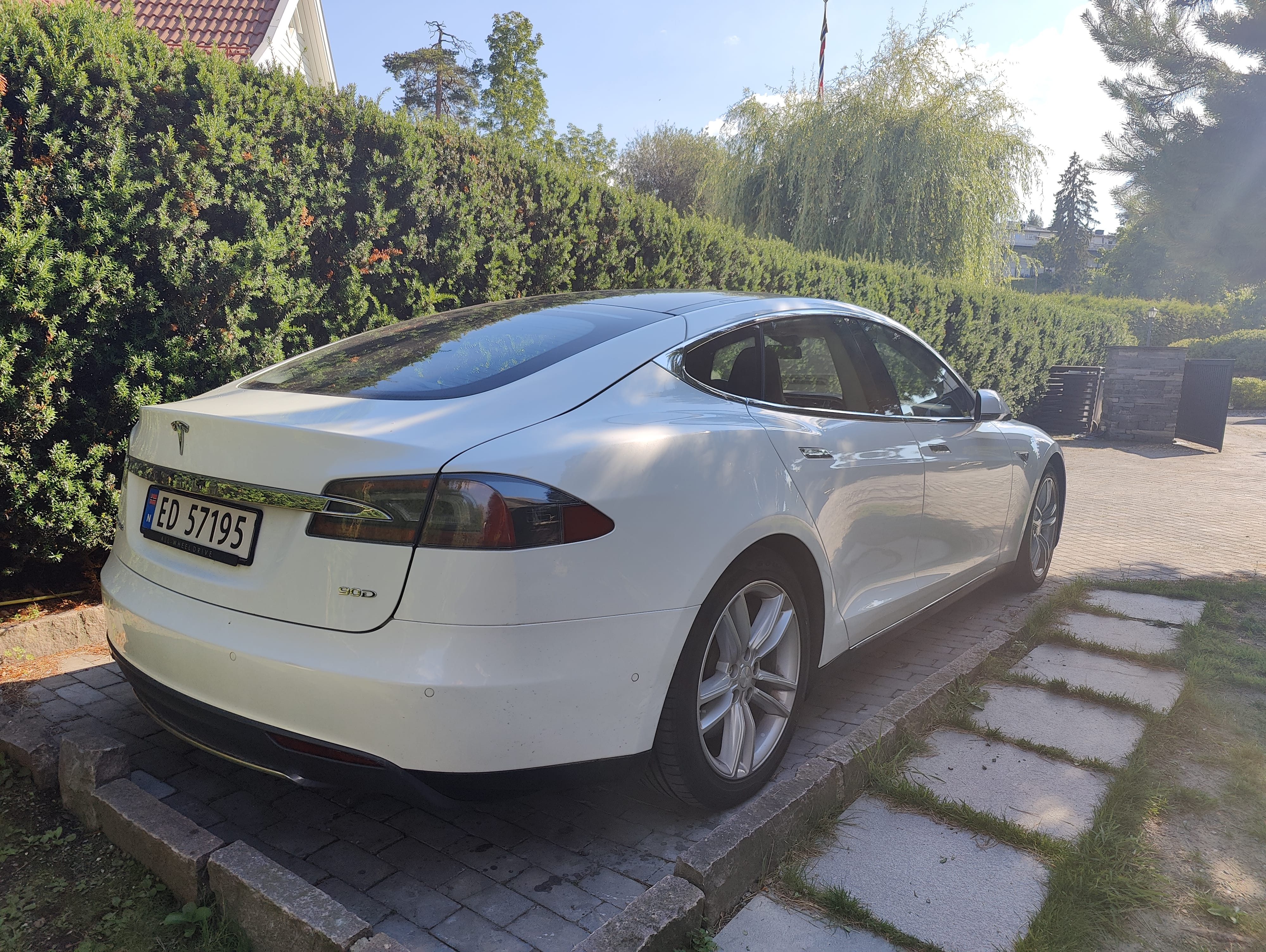 Tesla Model S med GPS