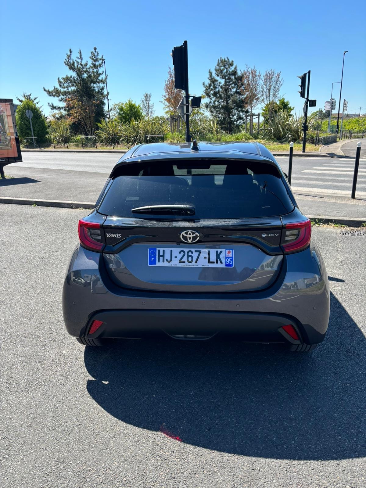 Toyota Yaris Hybride with Backup camera