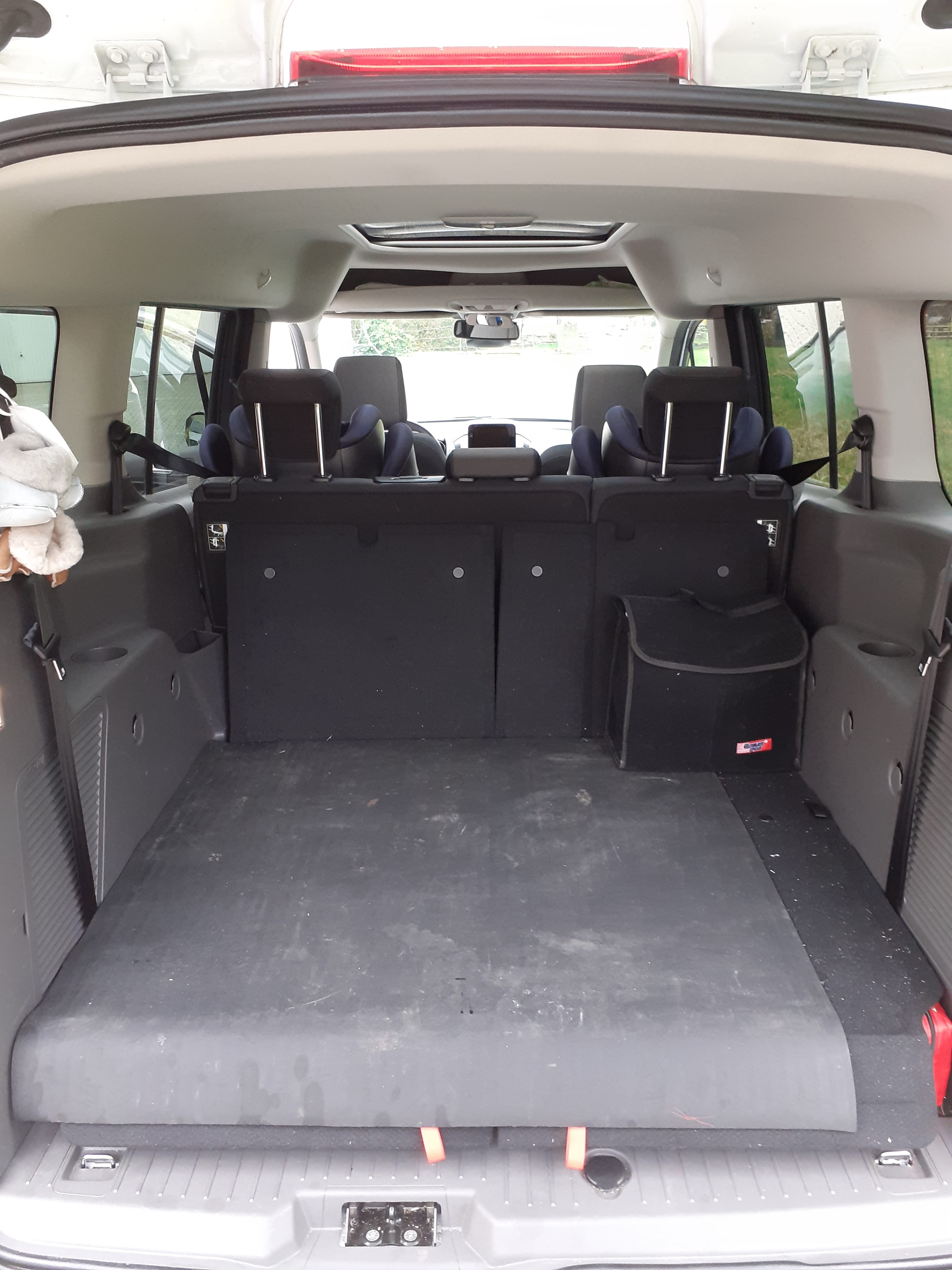 Ford Tourneo Connect 1,5 TDI EcoBlue  88KW/120PS mit Kindersitz