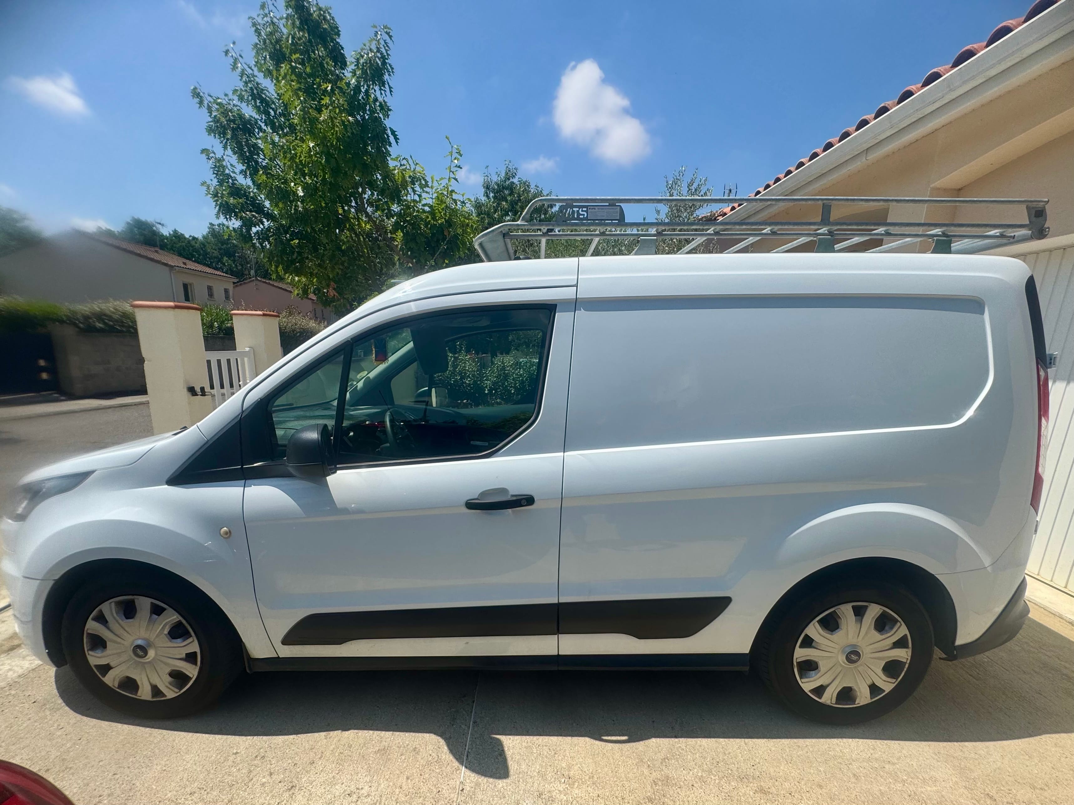 Ford Transit Connect avec Climatisation