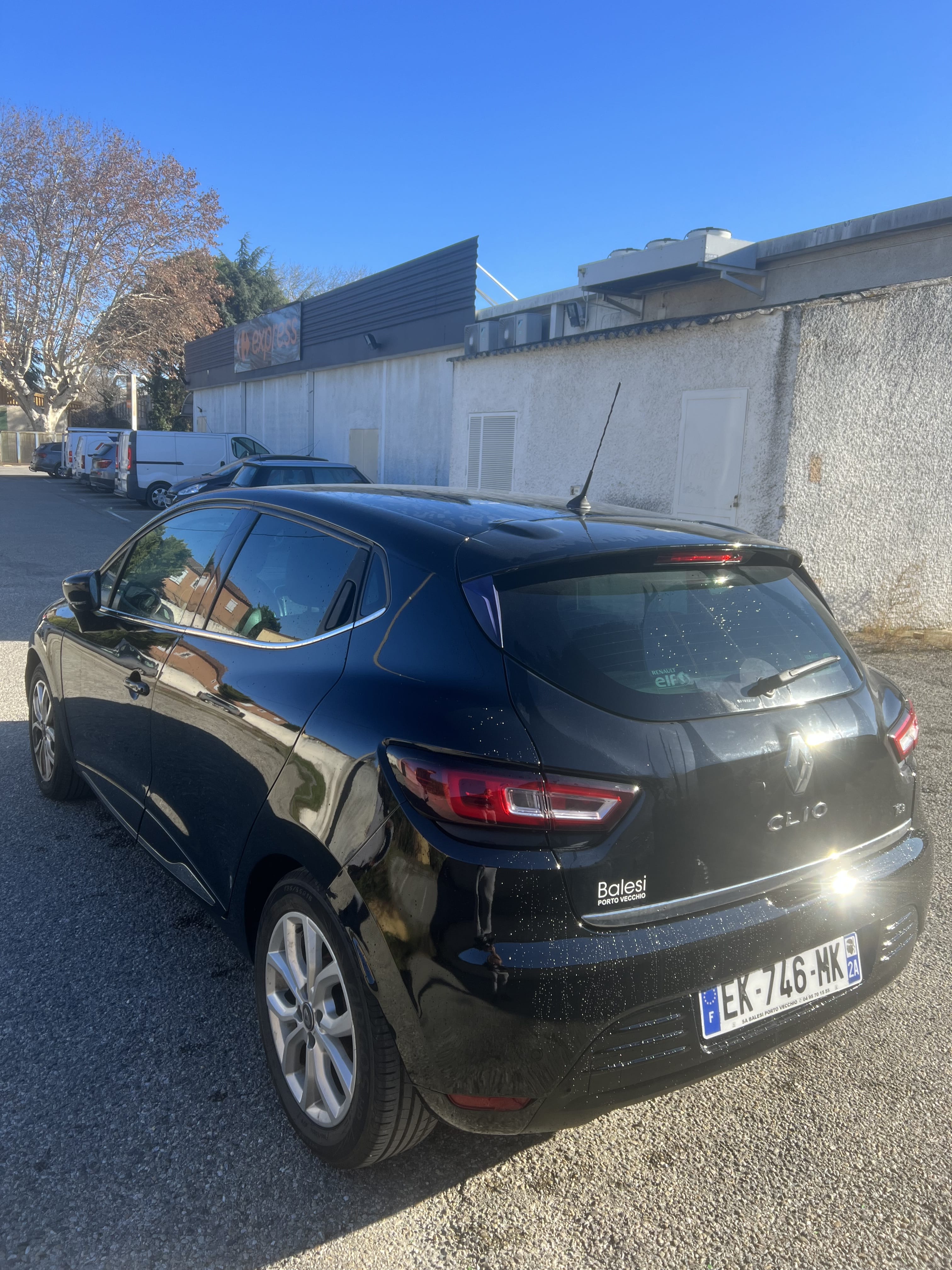 Renault Clio 09 TCE ESSENCE avec Climatisation